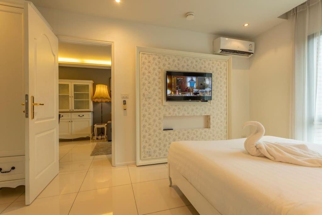 Apartment Front Everyting U Need Walking Distance C140