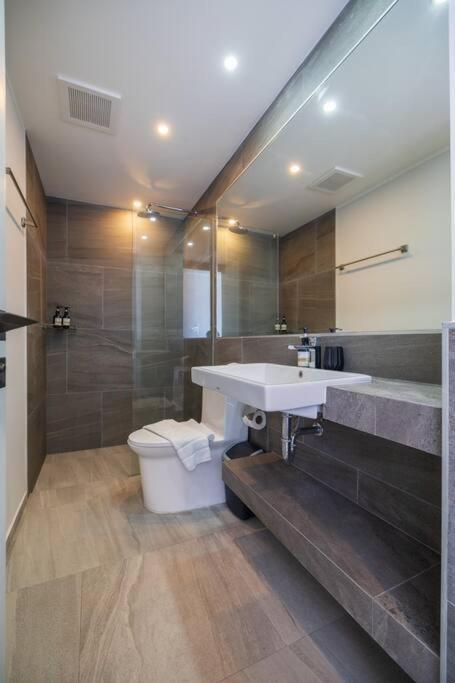 Modern Near The - Nv531 Apartment *