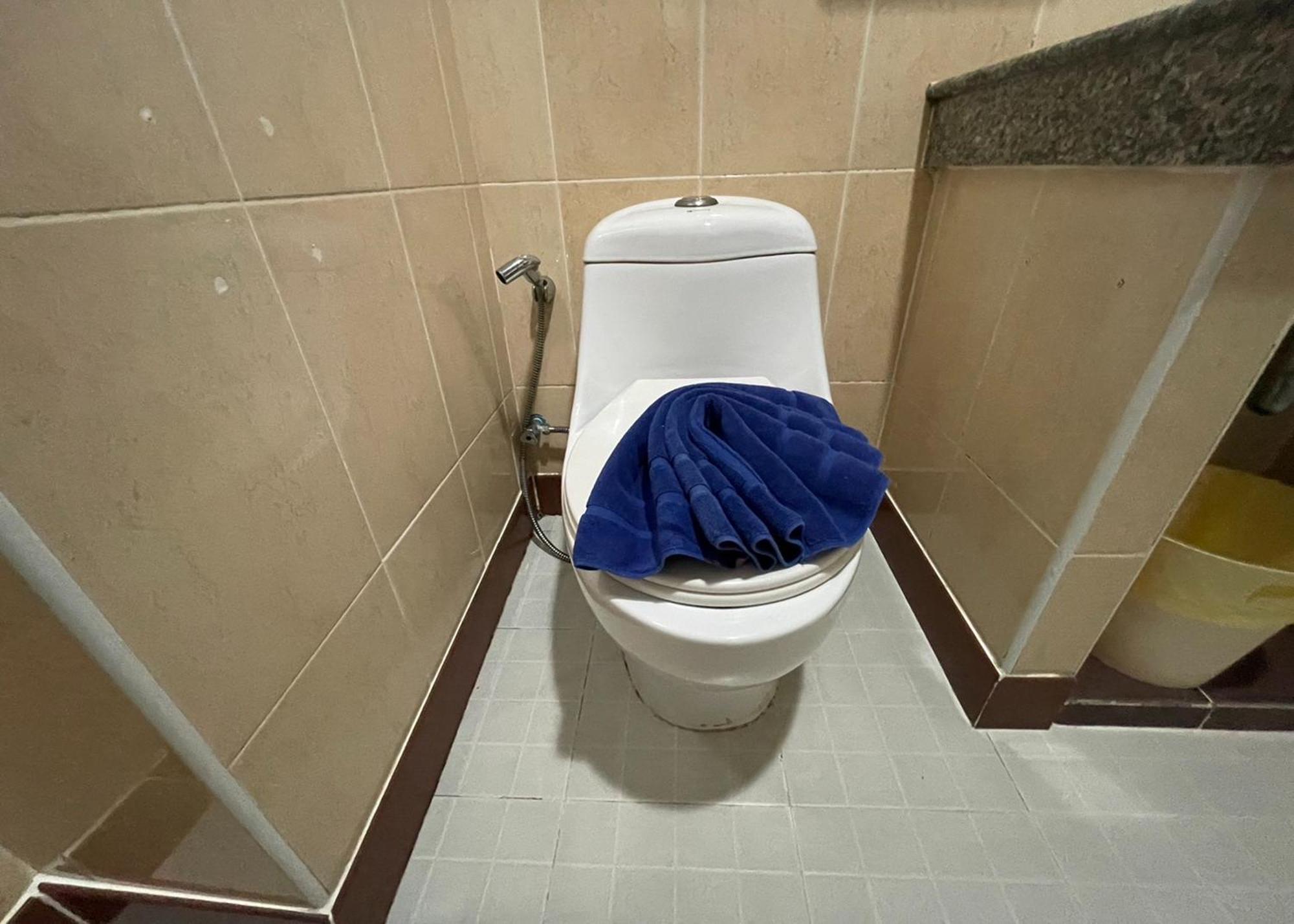 One World One 1 Hotel 2*
