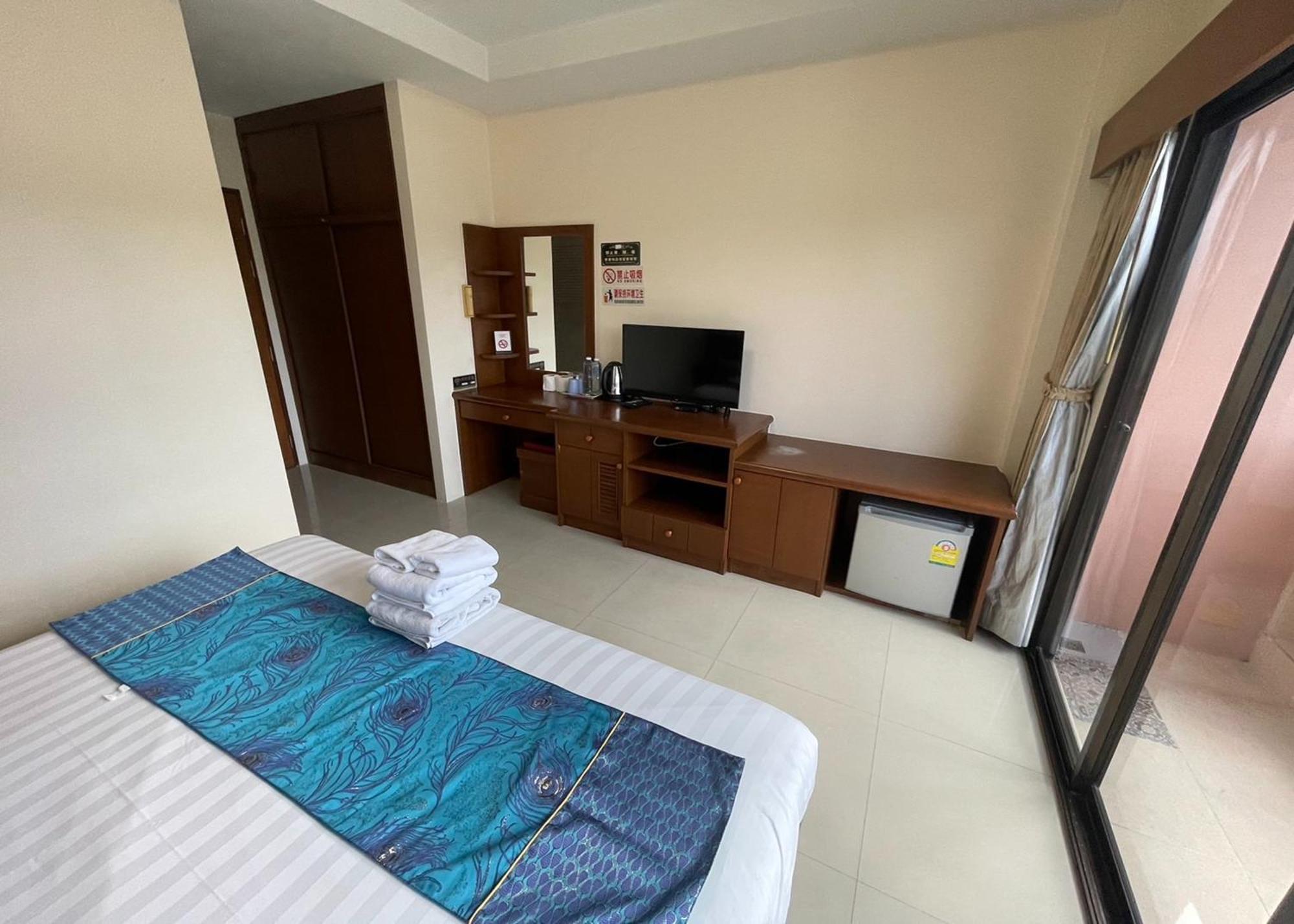 Hotel One World One 1 2*