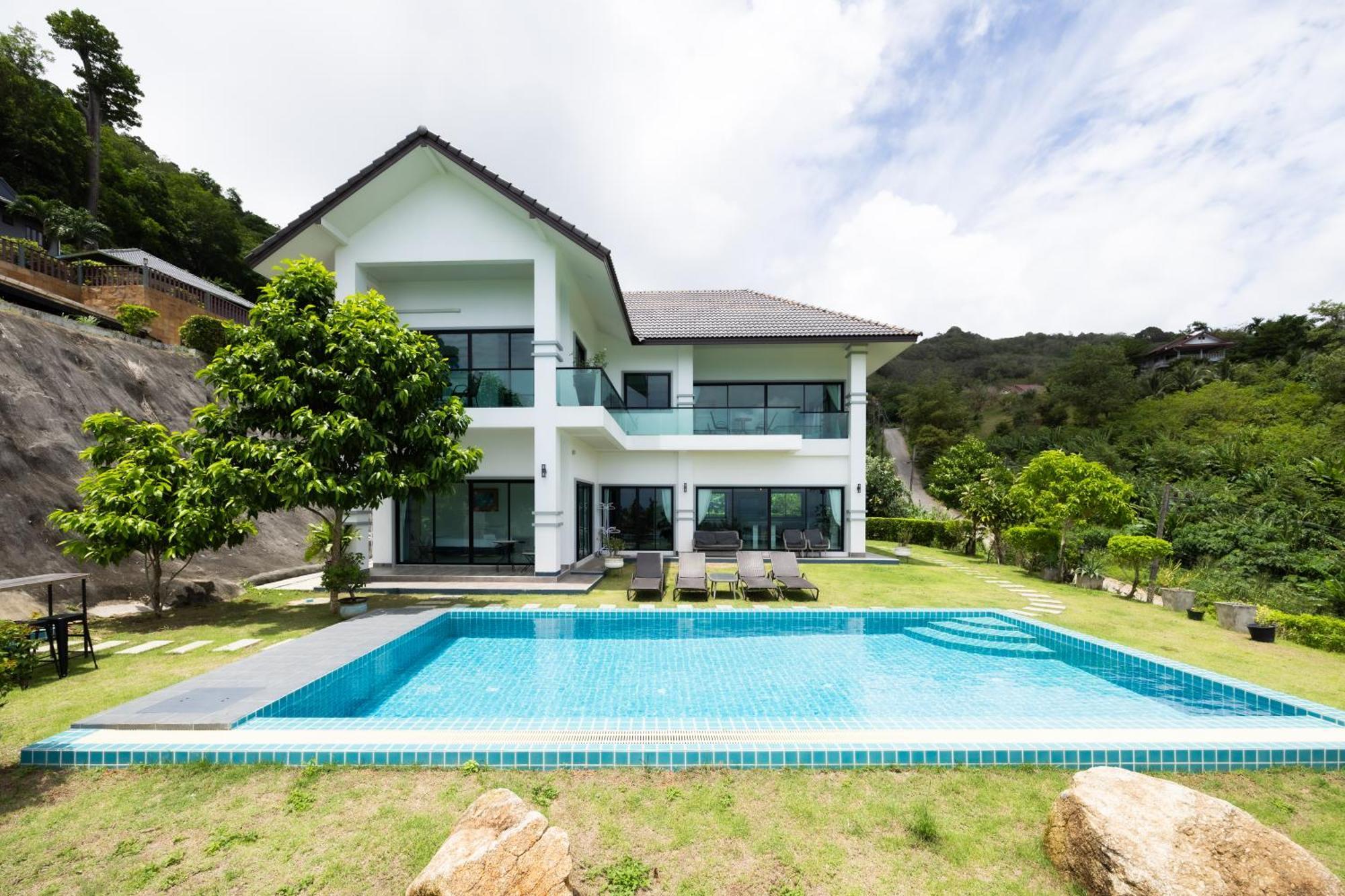 Villa Horizon: Coastal Charm Karon