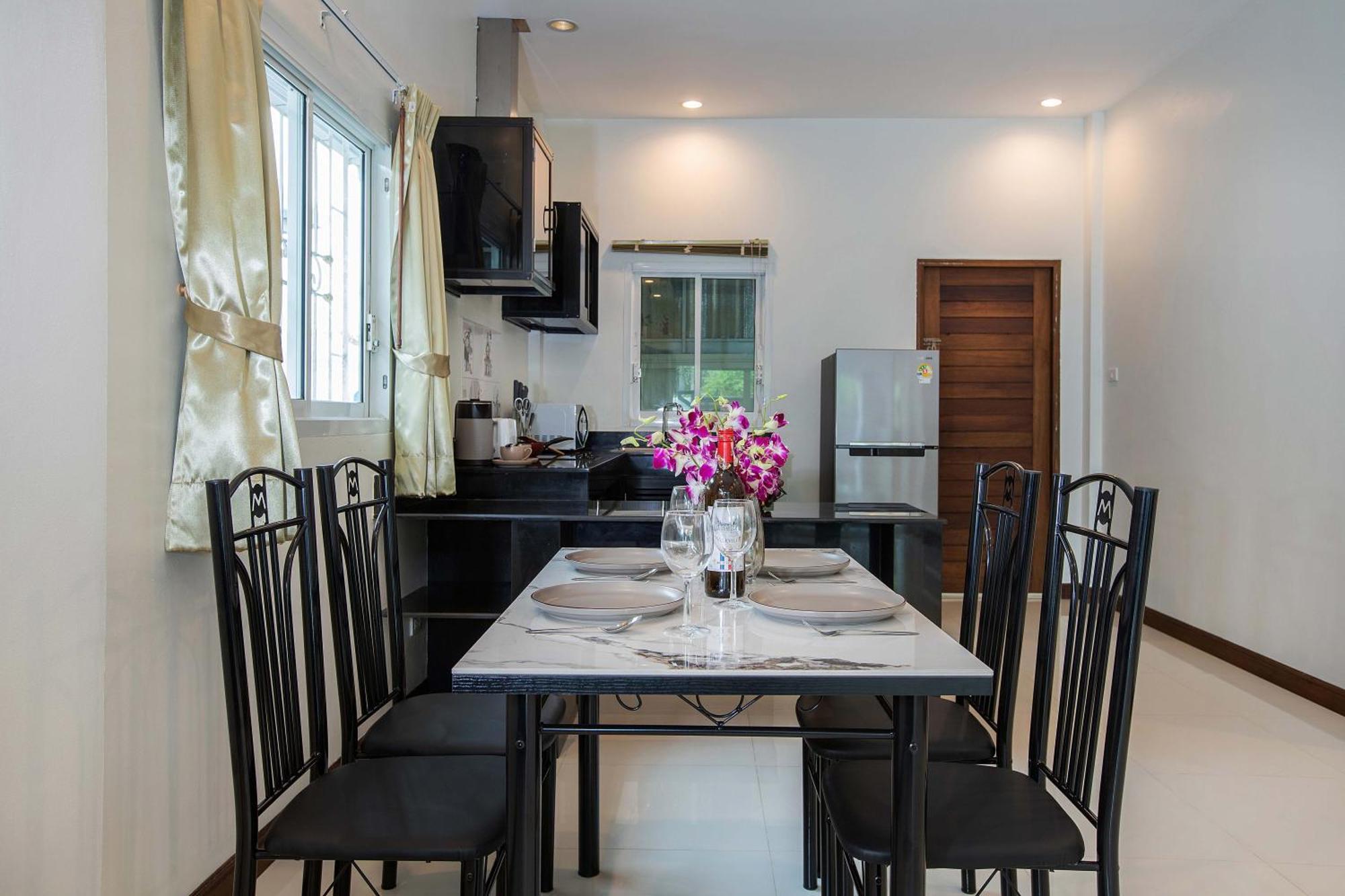 Villa Family 2br Lancelot 3 With Jacuzzi Pool, Just 10 Min Drive Naiharn And Rawai
