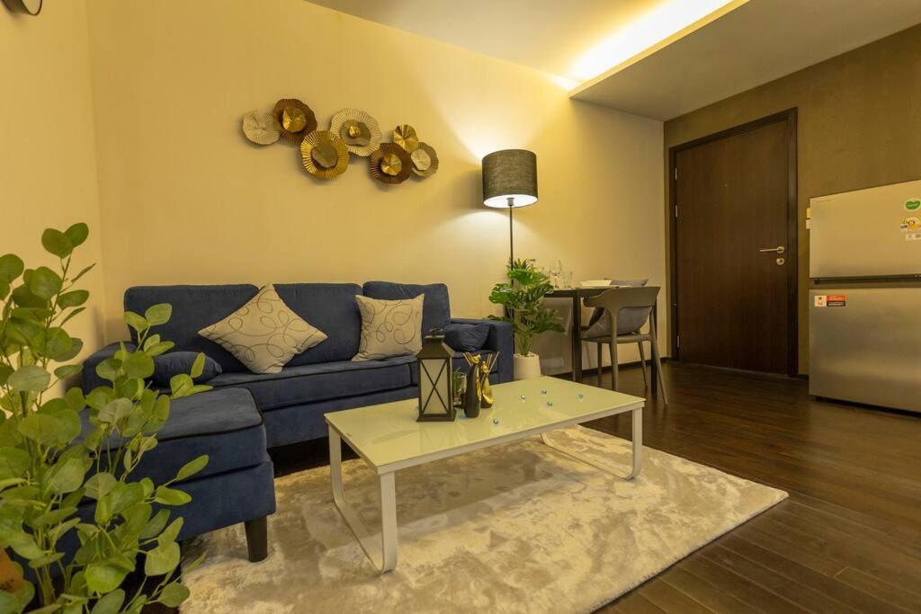 100m To Nicest In The Title C123 Apartment
