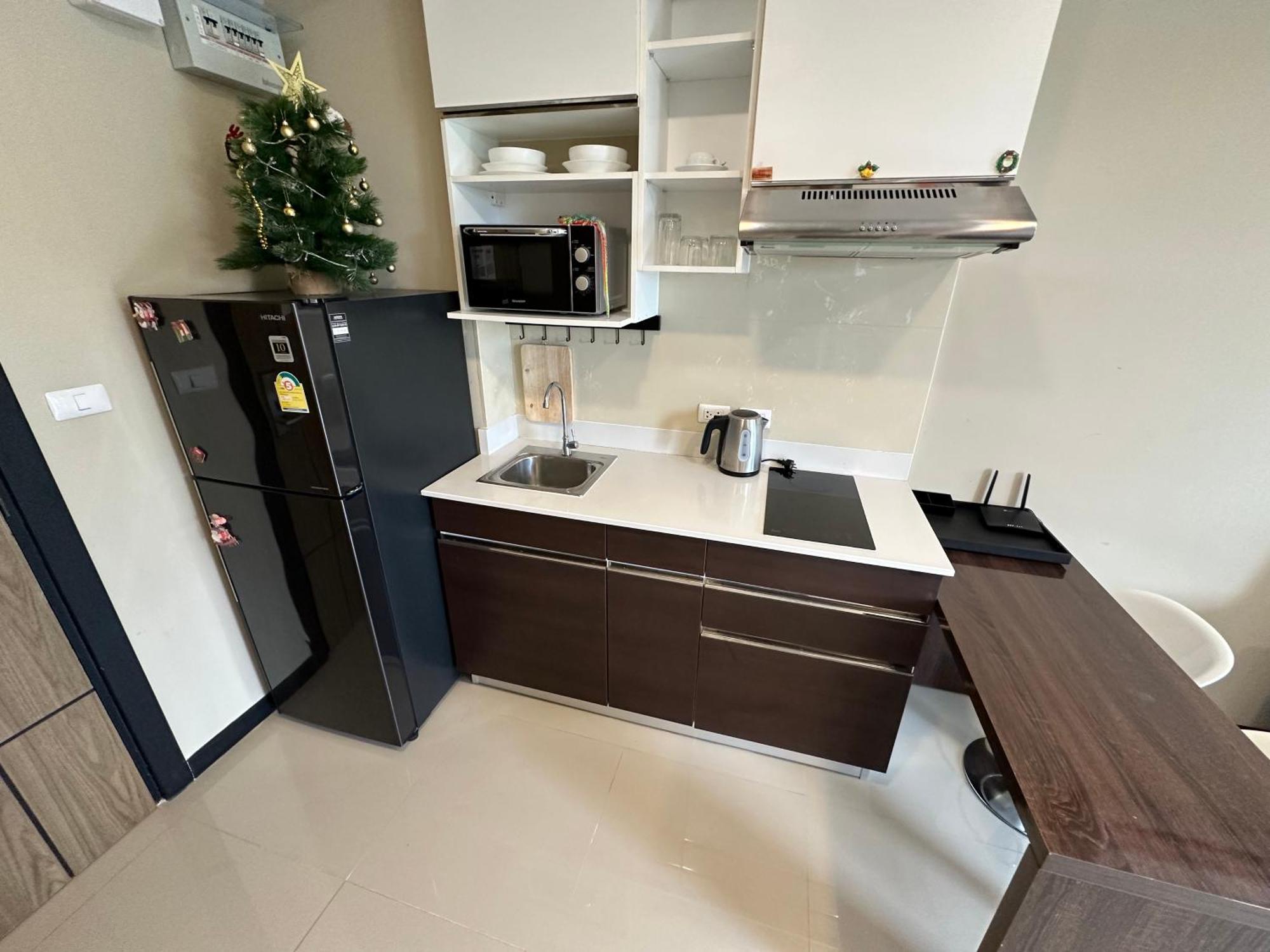 Cozy 1 Bedroom Walking Distance To The Beach!