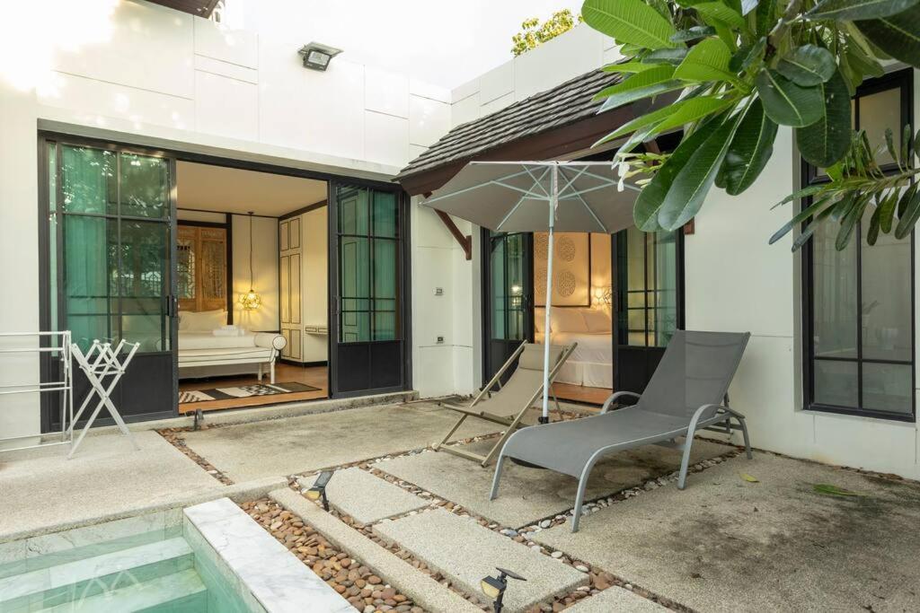 Holiday home Designer Large Pool Great Location #v37