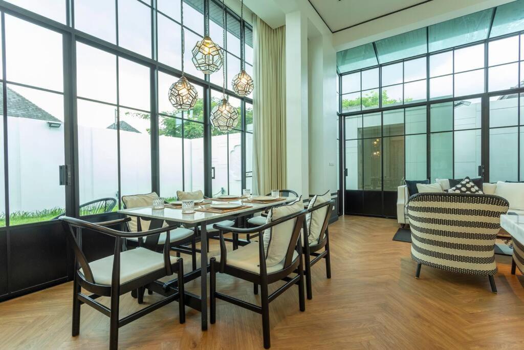 Designer Large Pool Great Location #v37 Thalang