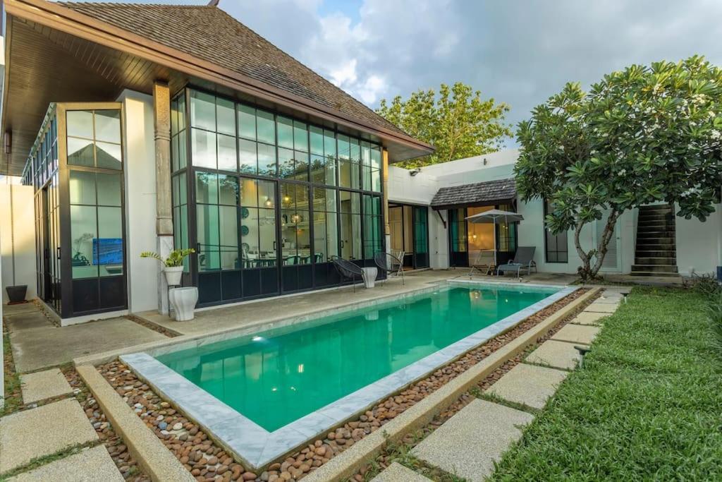 Designer Large Pool Great Location #v37 Holiday home Thalang