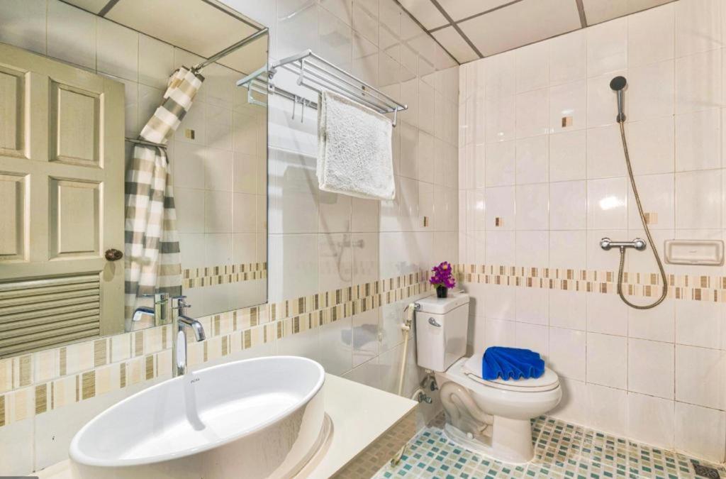 Lucky Buako Hotel