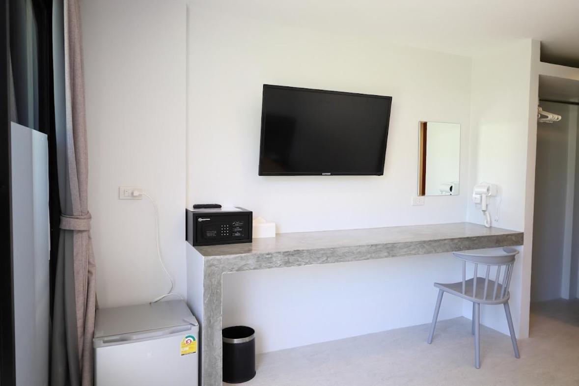 Albergue Y House *