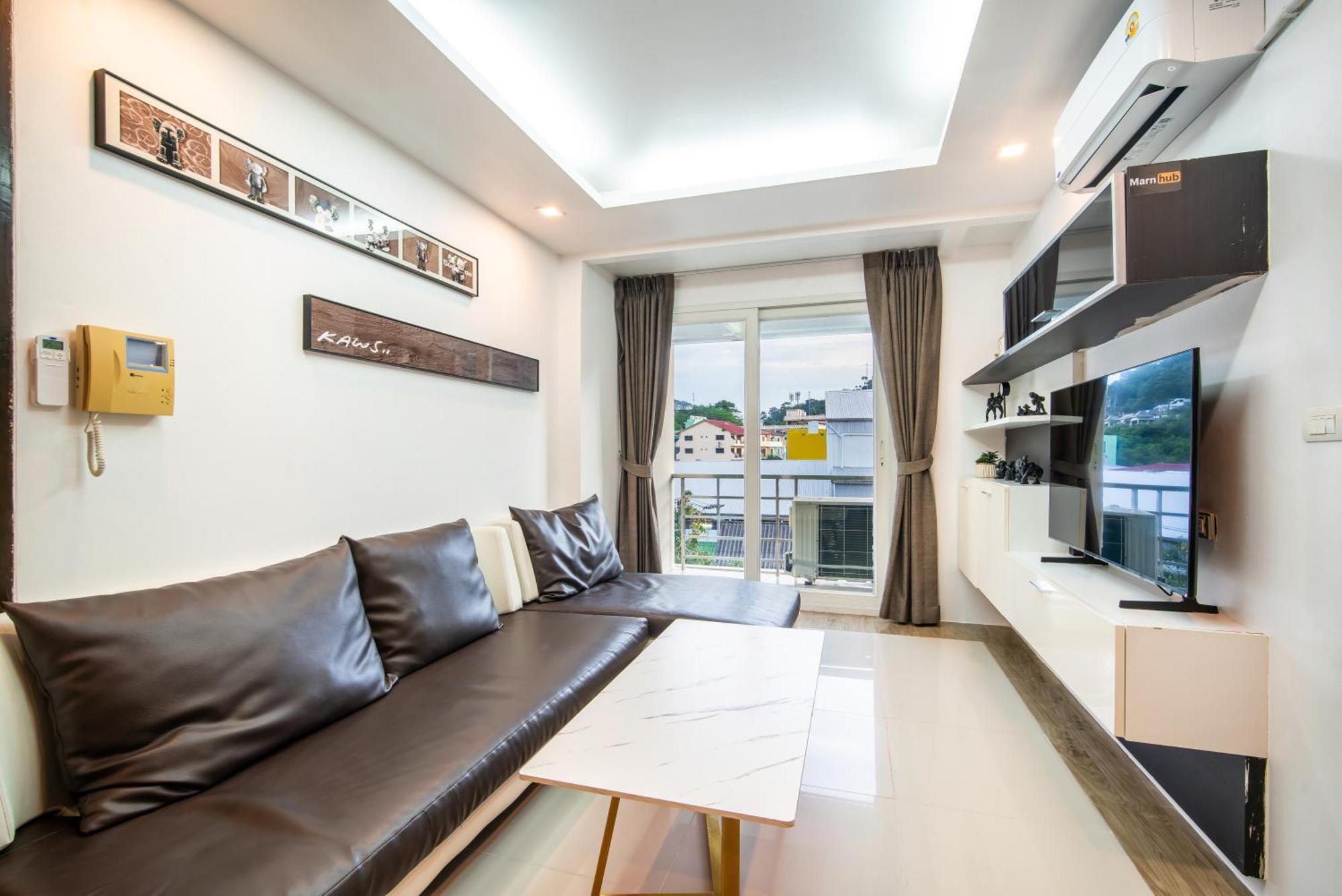 Apartment 芭东 两卧两卫公寓 近夜市 便利店 有电梯泳池健身房