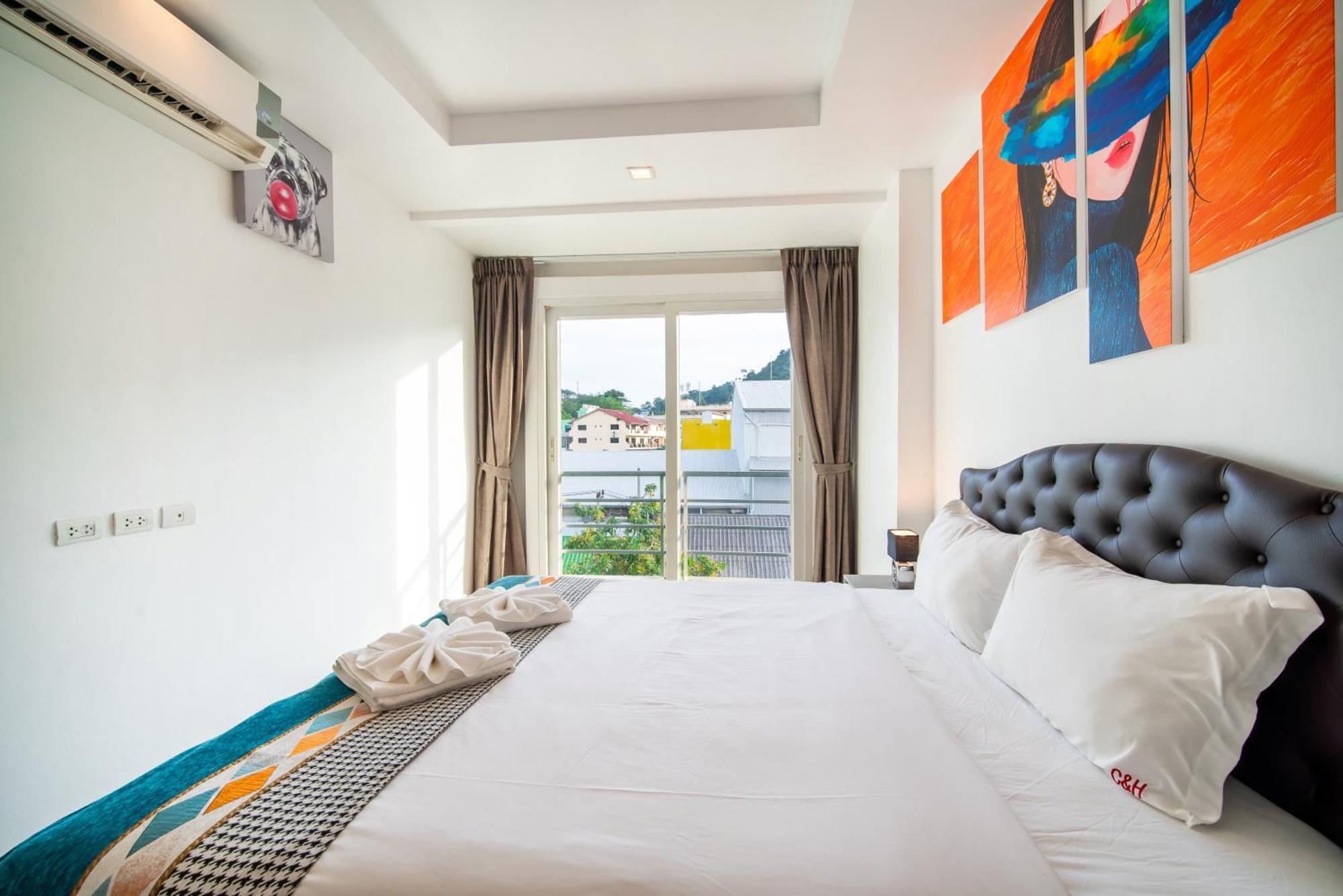 Apartment 芭东 两卧两卫公寓 近夜市 便利店 有电梯泳池健身房 *