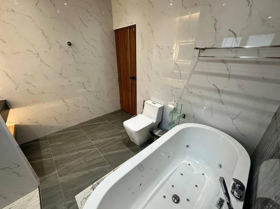 Holiday home Naka Happy In Phuket Ban Rangeng