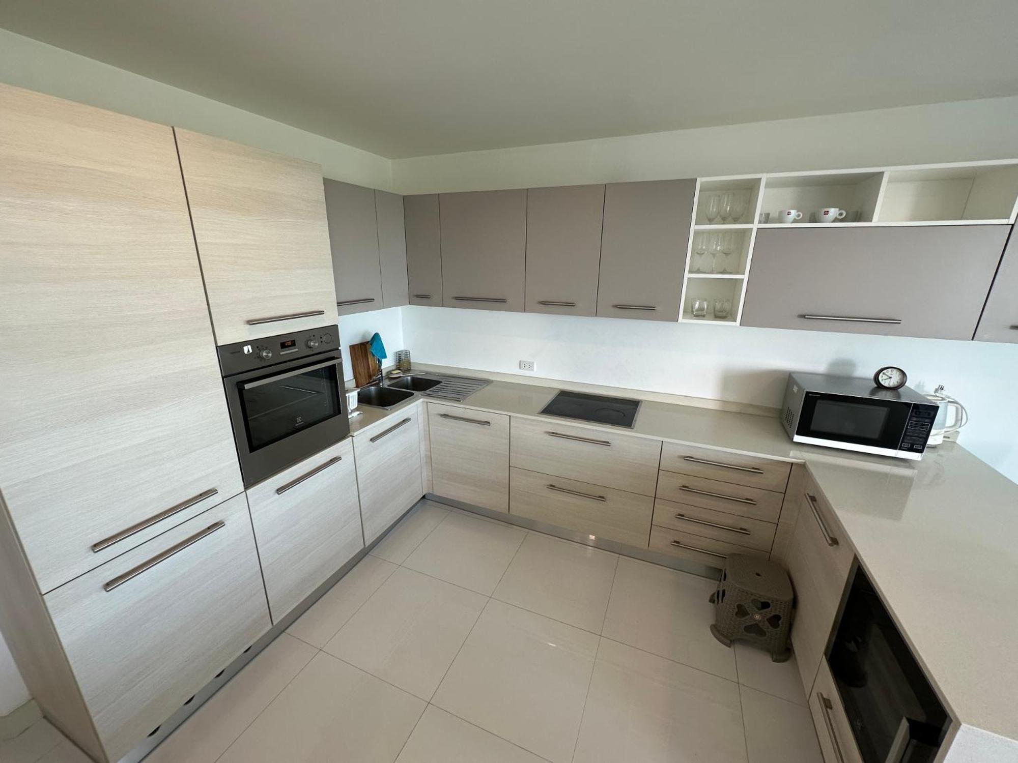 Sea View Cozy Two Bedroom - 130sqm - Karon Walking Distance To The Beach! 700m 15minutes Apartment