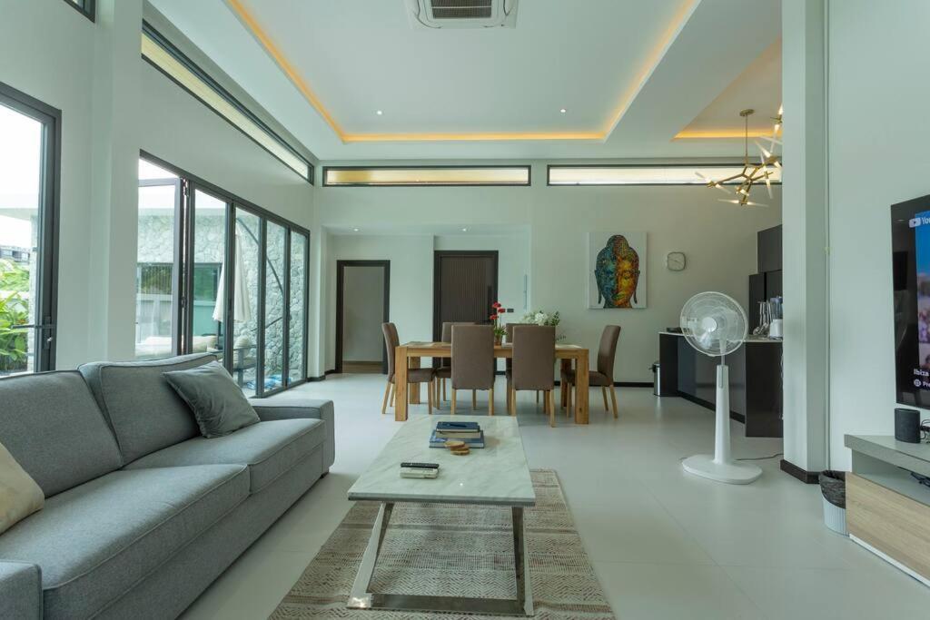 3br Brand New Luxury Large Pool Rawai #v105 Villa *