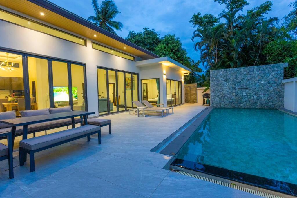 3br Brand New Luxury Large Pool Rawai #v105 Villa Ban Saiyuan