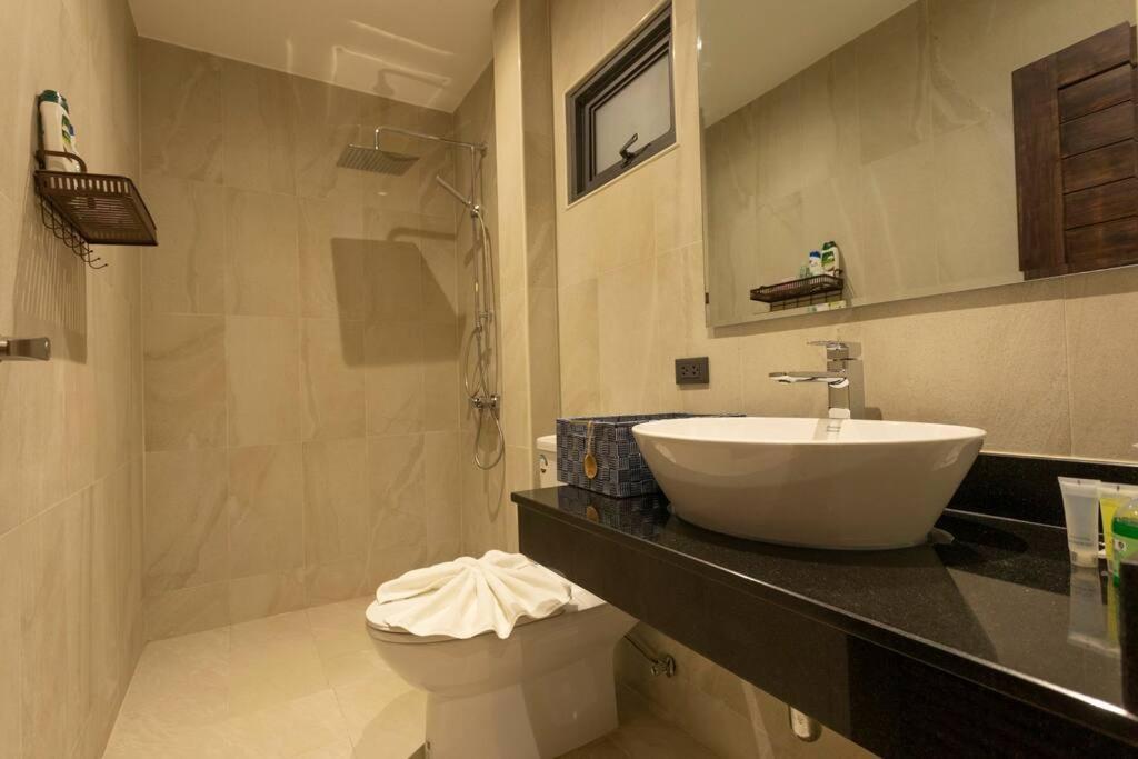 Villa 3br Brand New Luxury Large Pool Rawai #v105