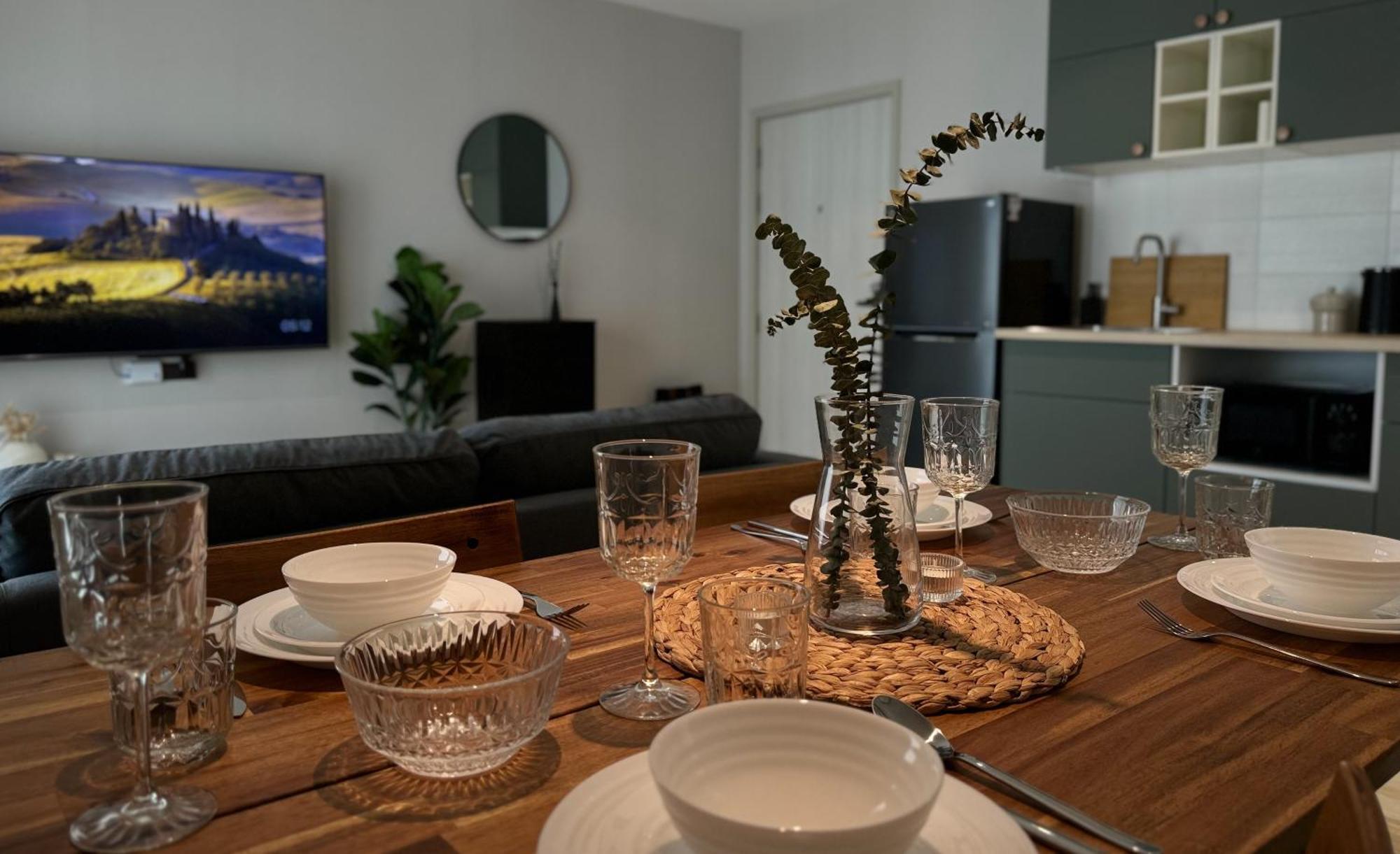 Title Halo By Eie Assia Apartment *