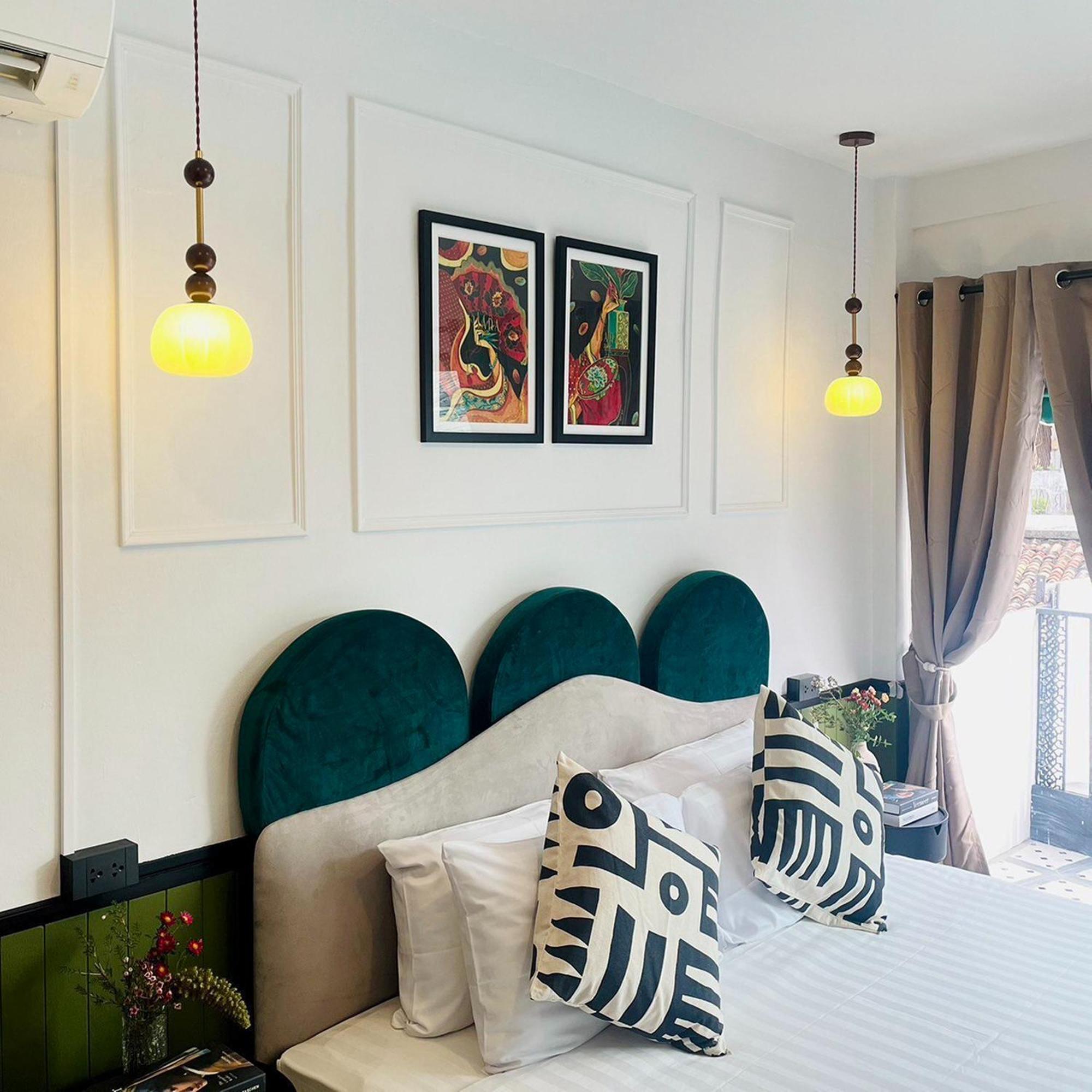 Isara Boutique And Cafe