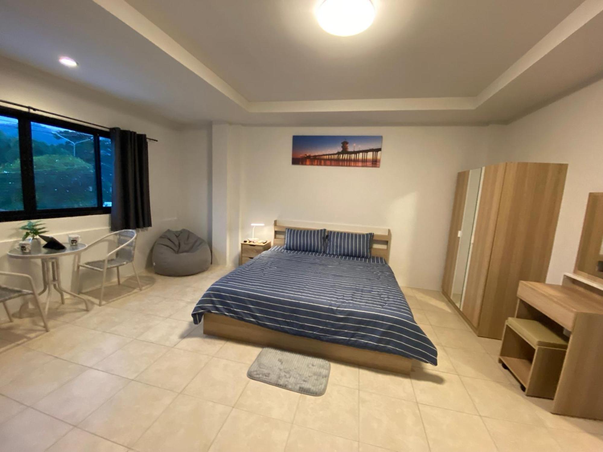 Apartment 84 Bar &