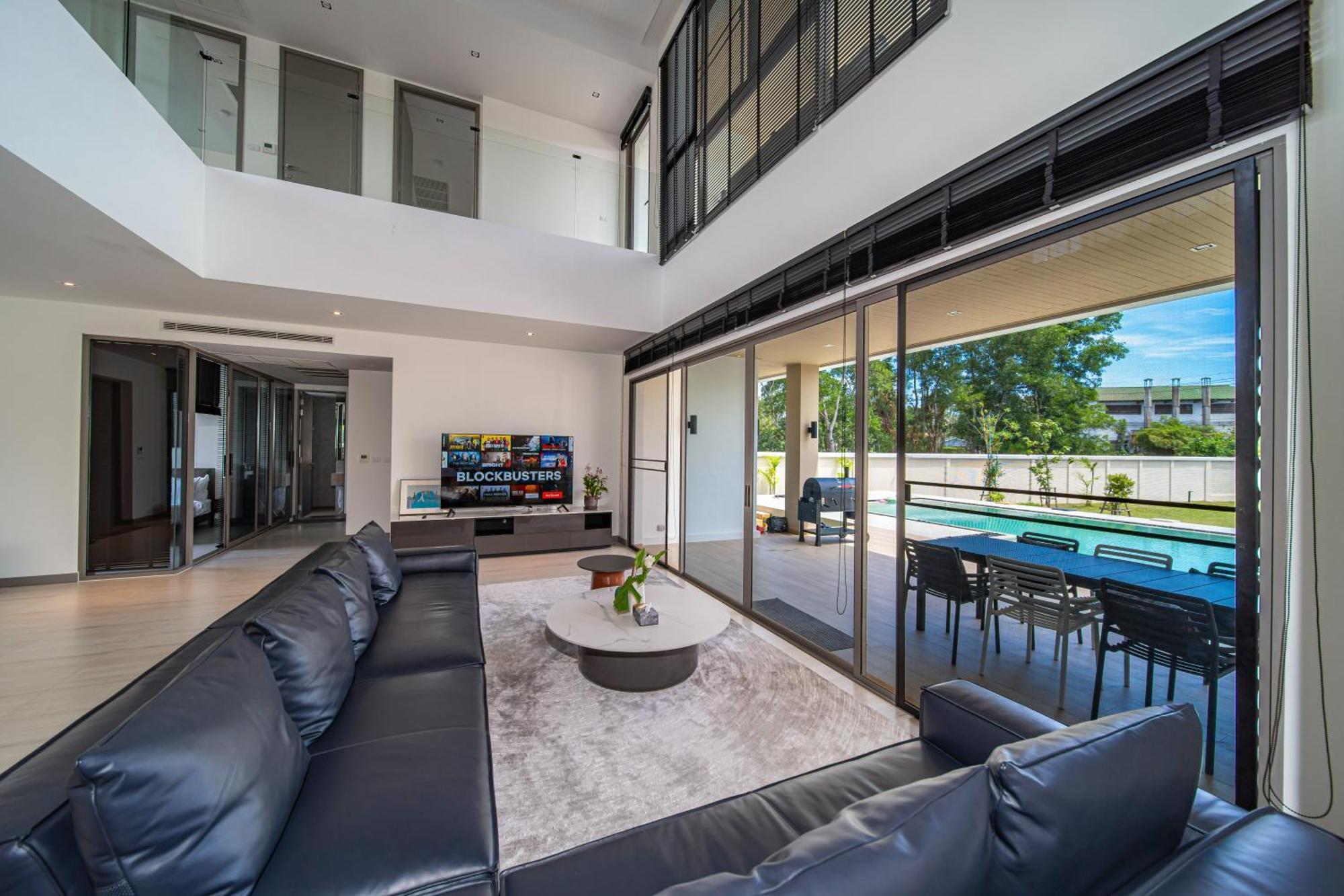 Villa 5 Bdr 18 Meter Pool In Laguna *