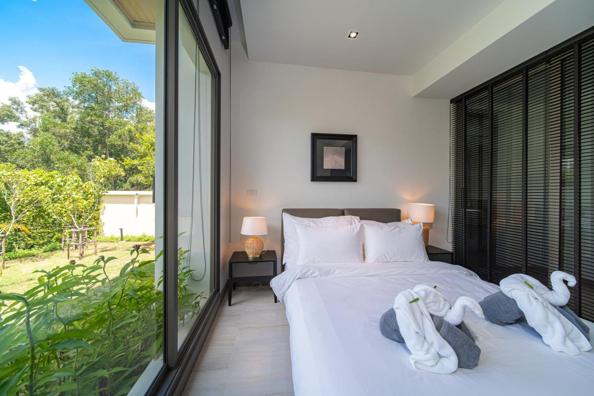 5 Bdr 18 Meter Pool In Laguna Phuket