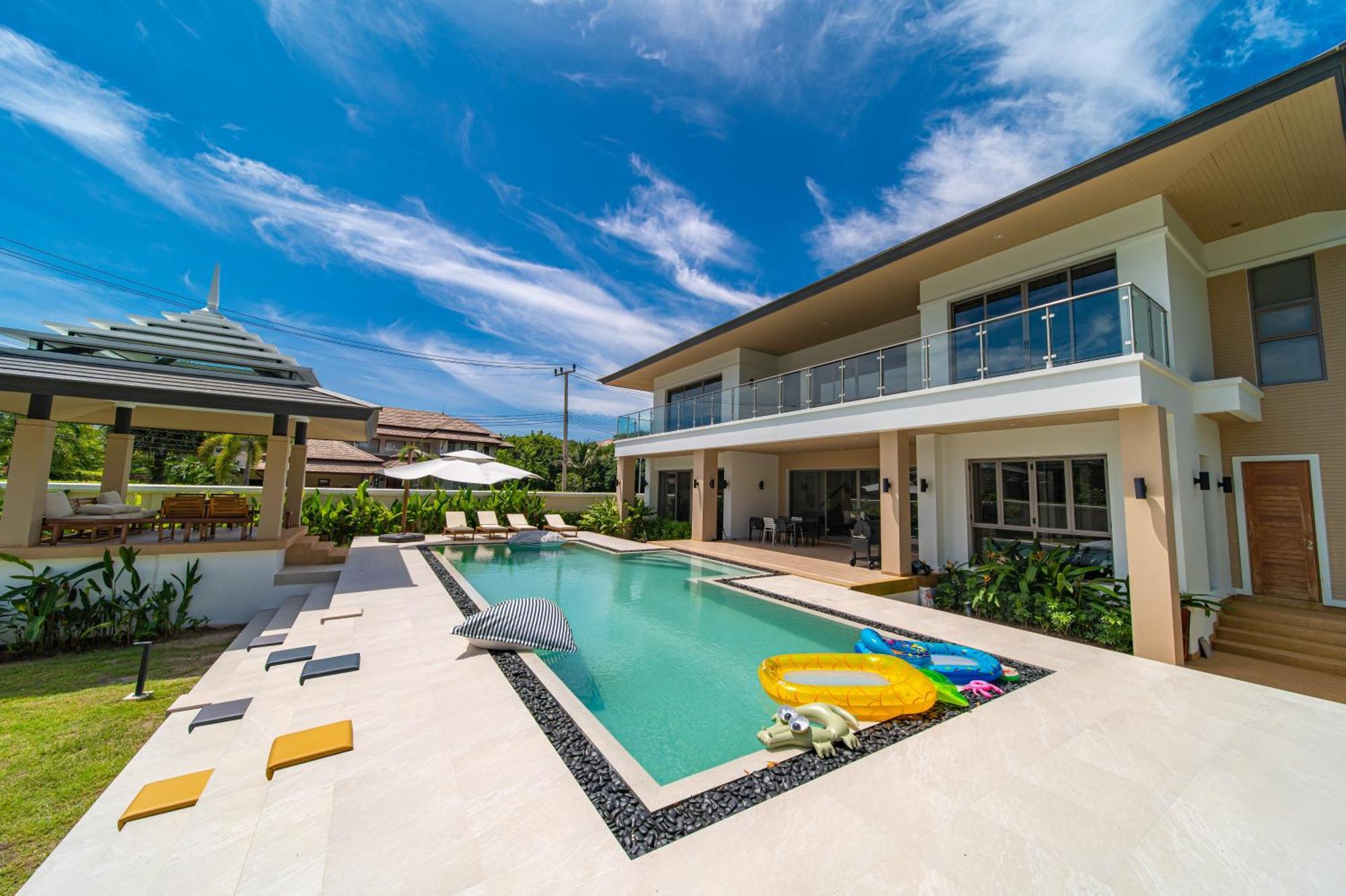 5 Bdr 18 Meter Pool In Laguna * Phuket