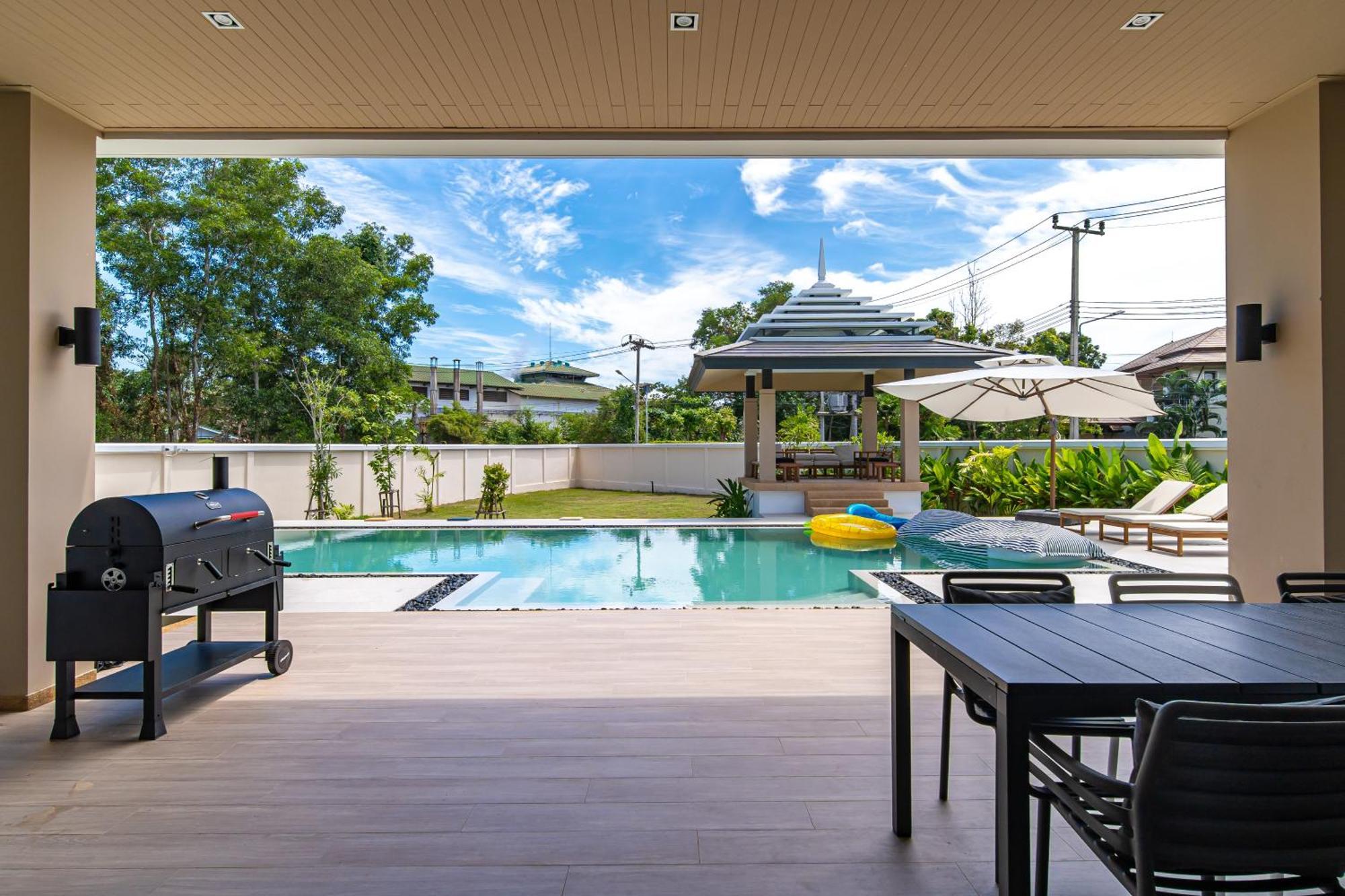 Villa 5 Bdr 18 Meter Pool In Laguna *