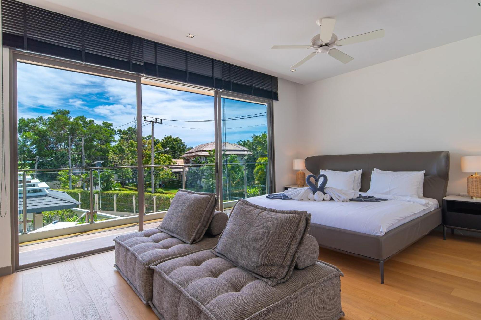 5 Bdr 18 Meter Pool In Laguna *