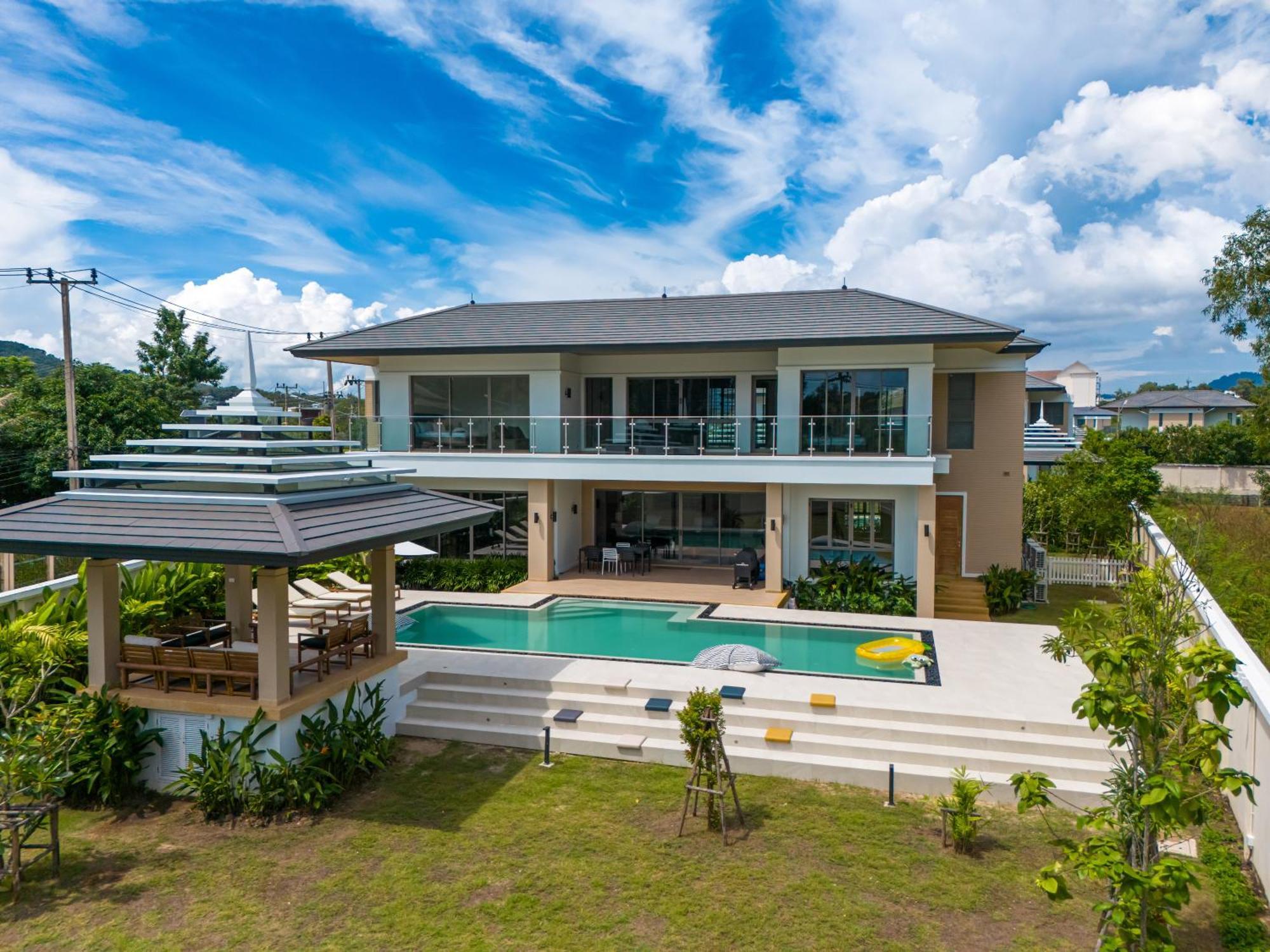 5 Bdr 18 Meter Pool In Laguna Villa Phuket