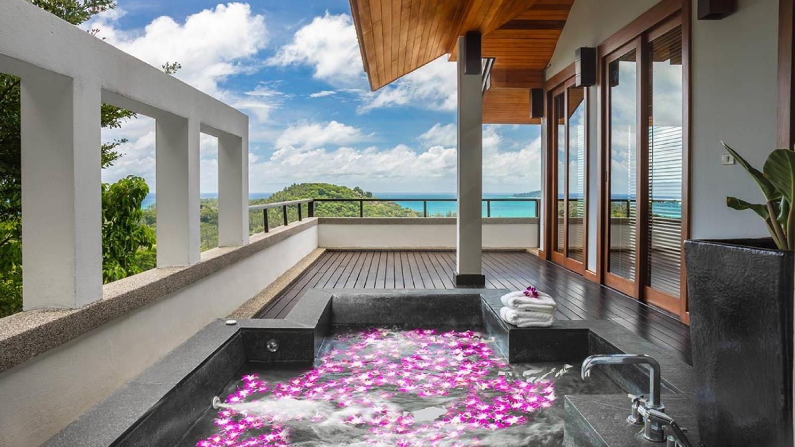 Seaview Yang Som At Surin Villa