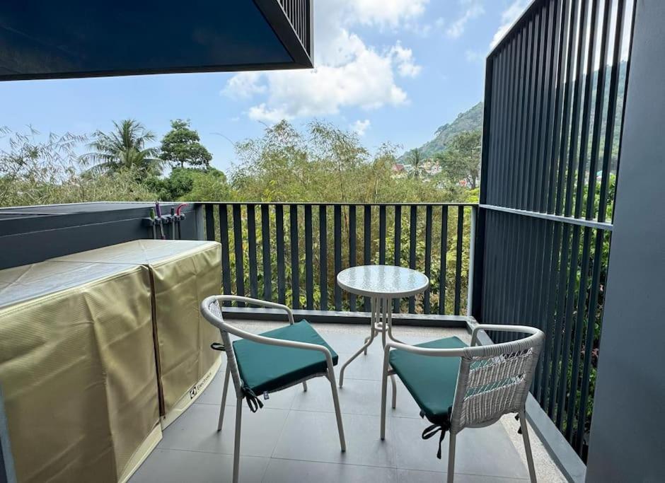 Deck Private By Lofty Apartment *