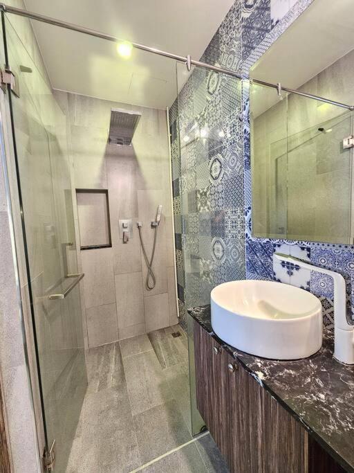 Perfect Night 2 Bed Pool Access *