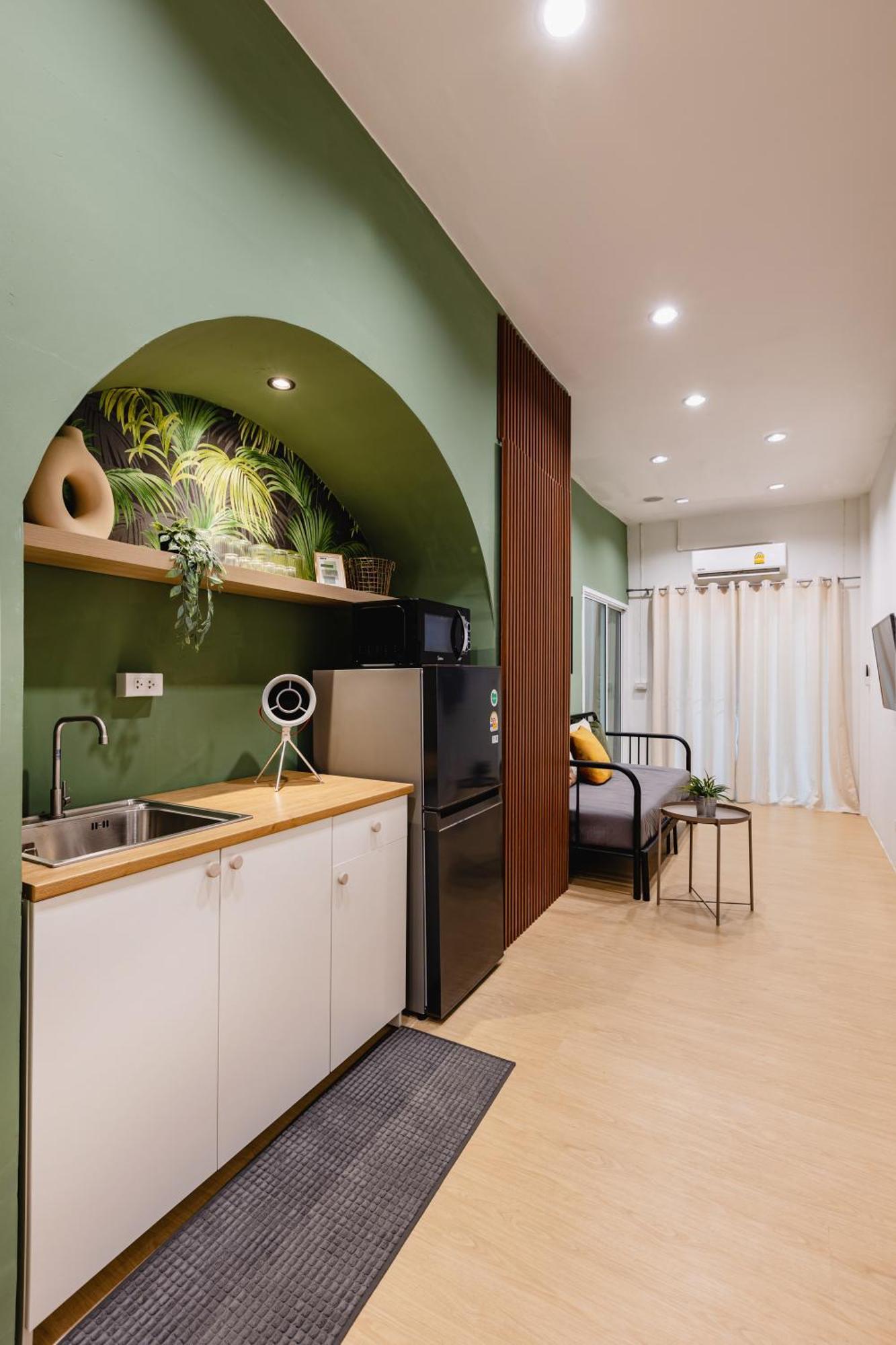 Budget Prime Location 2 Bedroom 6 Persons Apartment Patong