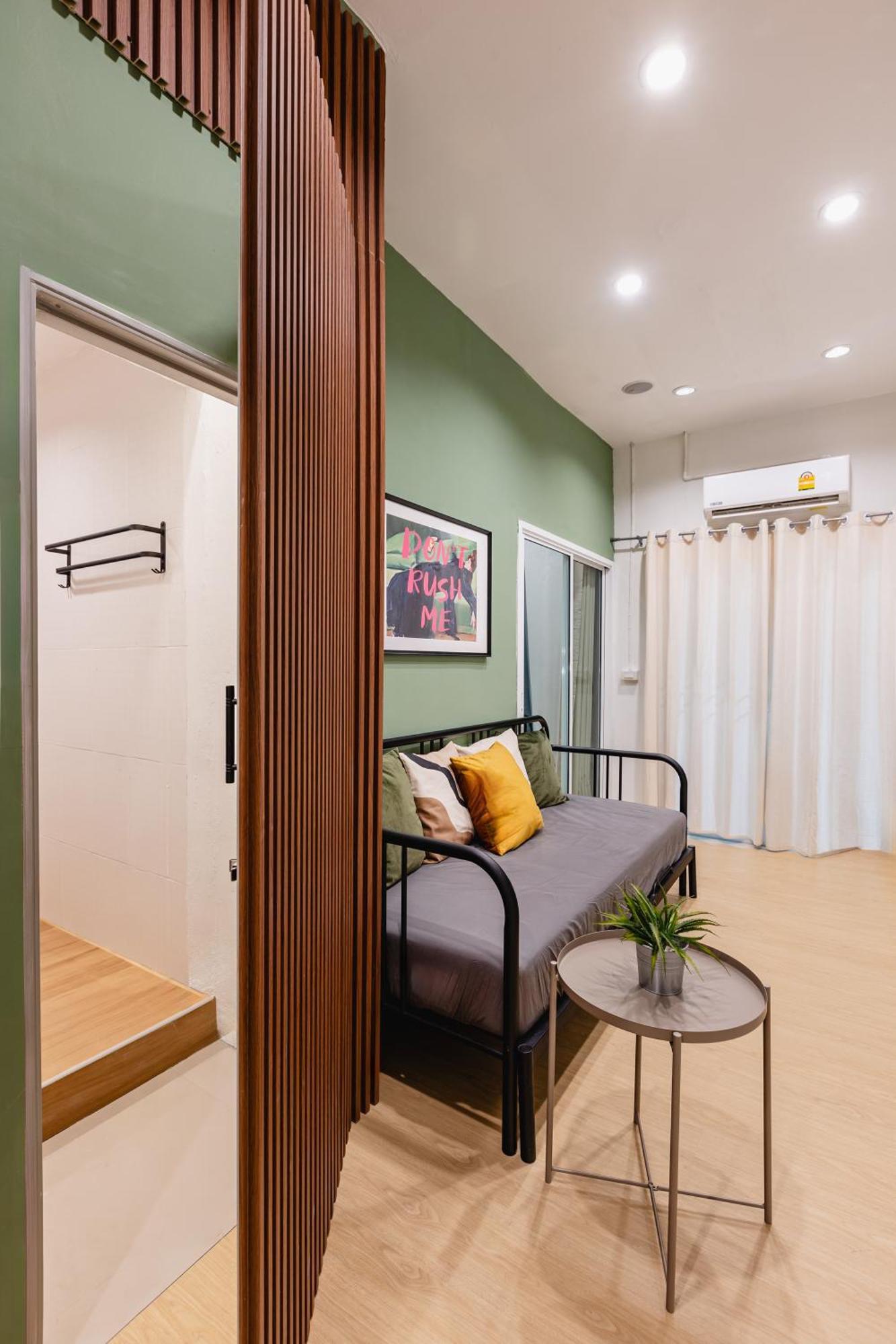 Budget Prime Location 2 Bedroom 6 Persons Patong