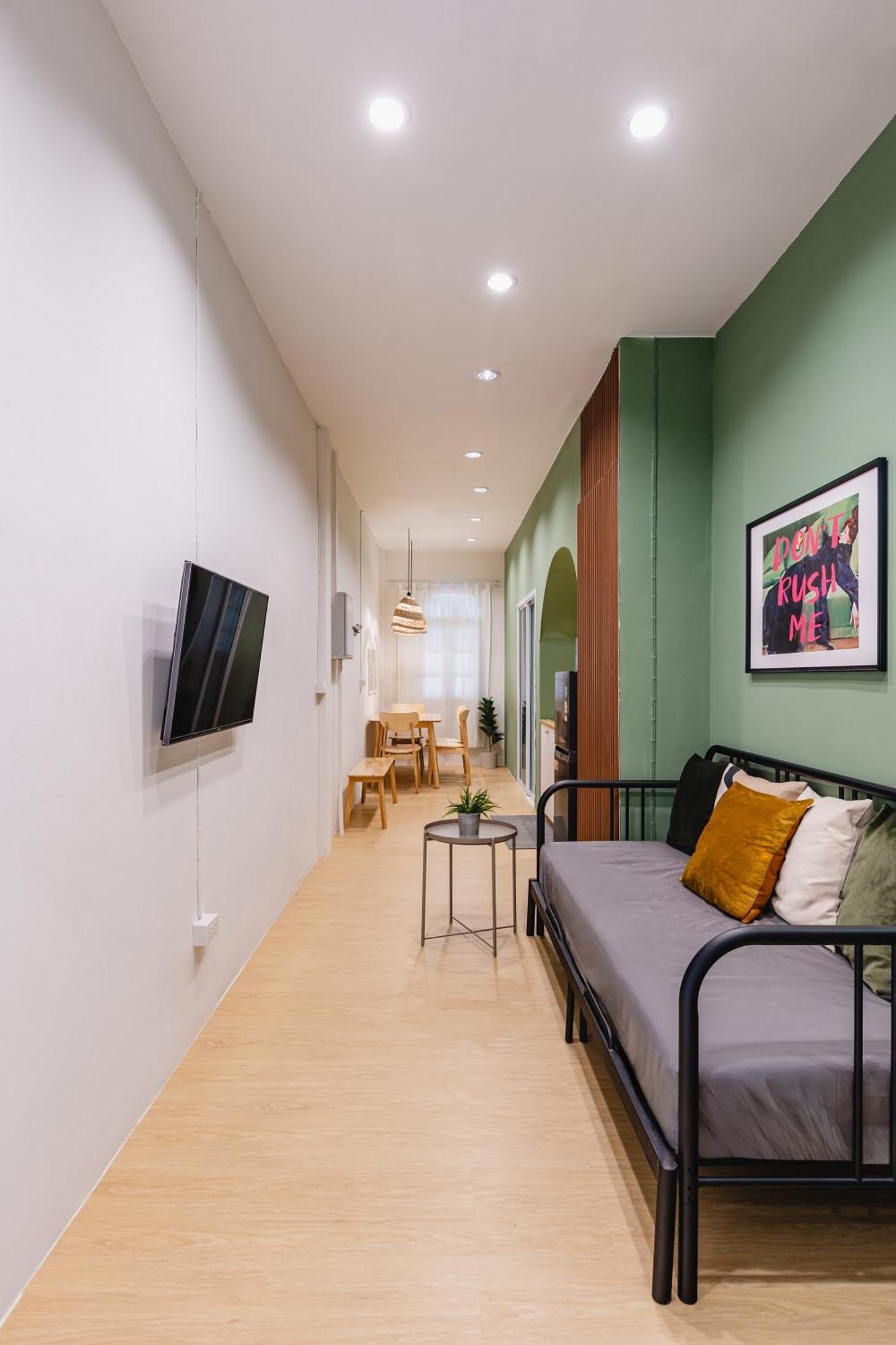Budget Prime Location 2 Bedroom 6 Persons Apartment *