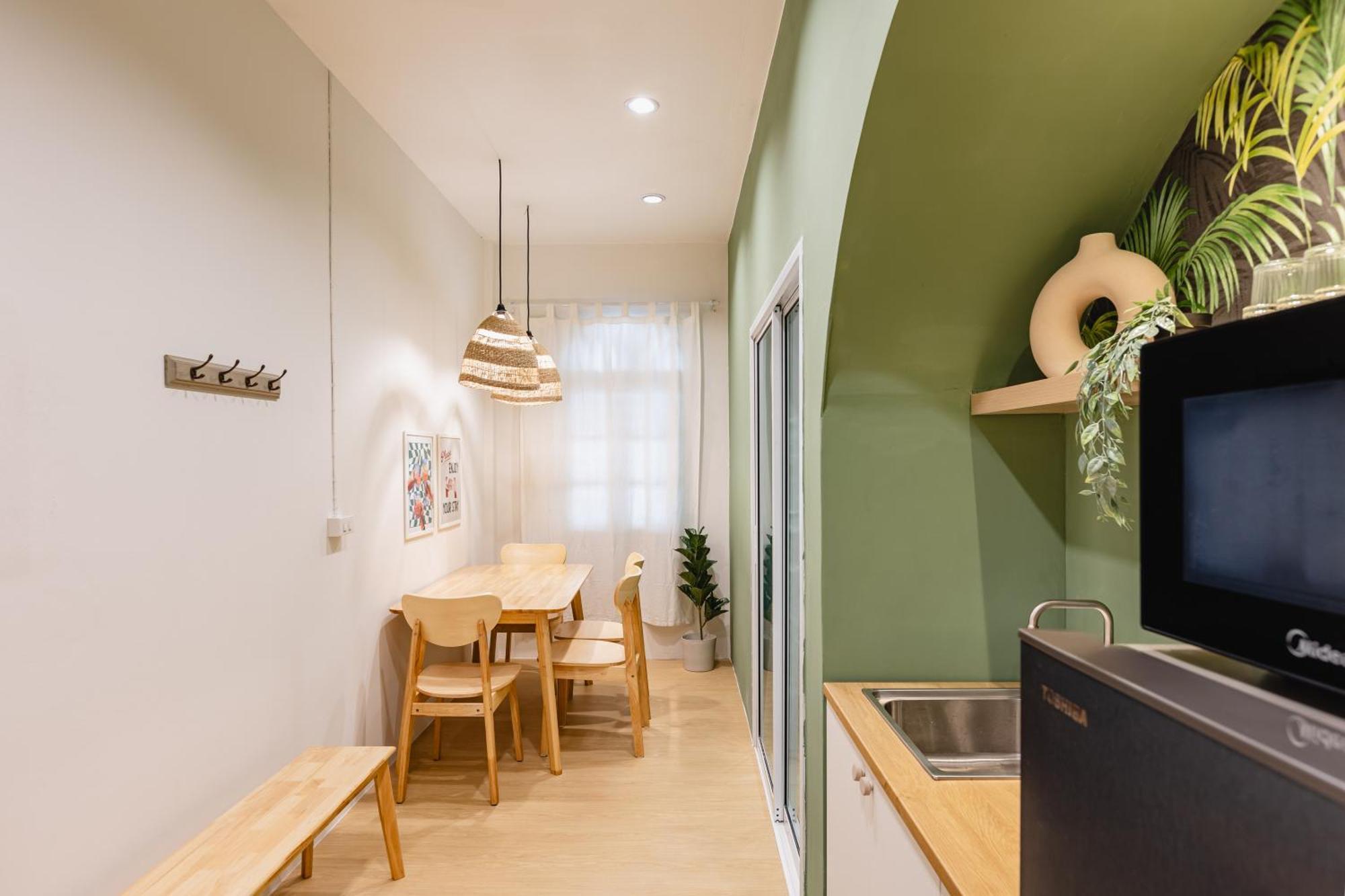 Budget Prime Location 2 Bedroom 6 Persons Patong
