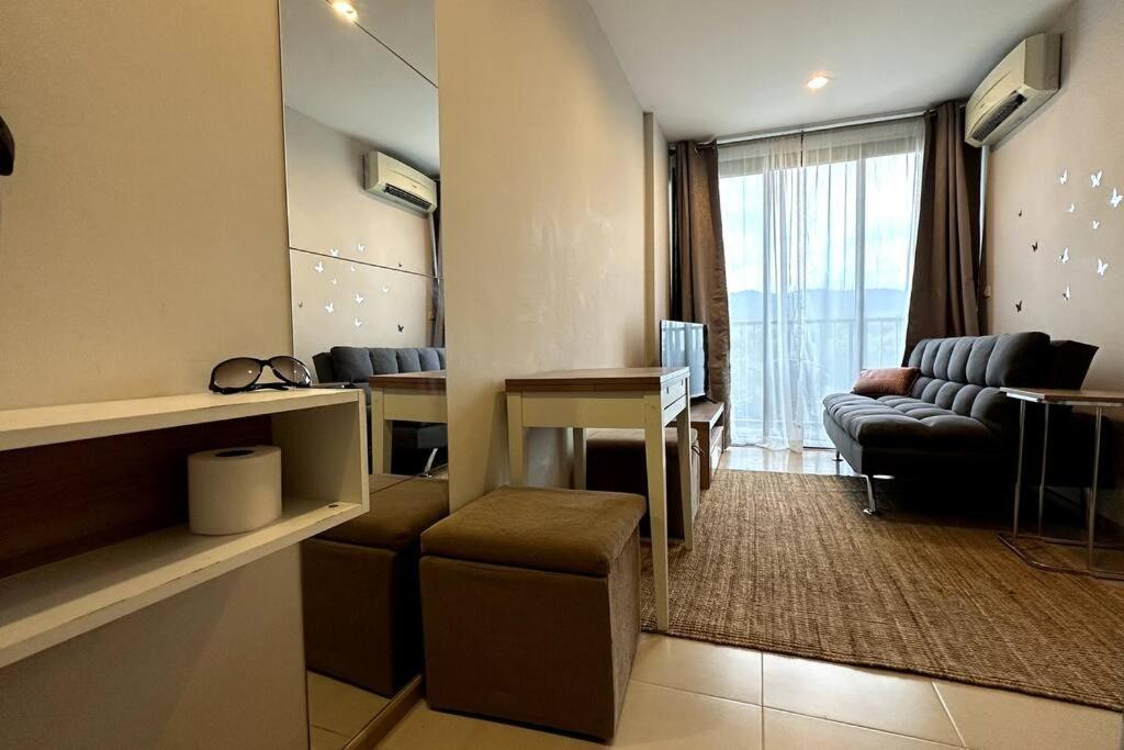 Fully Renovated In Boat Avenue, Bangtao Apartment