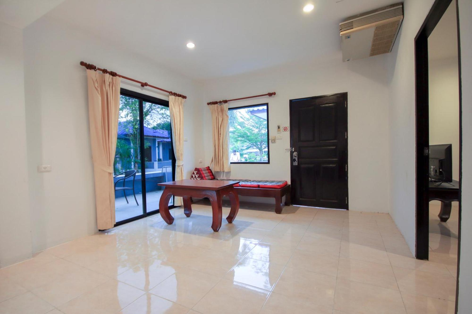 Capital O75345 Praewa Naiyang Phuket Hotel 4*