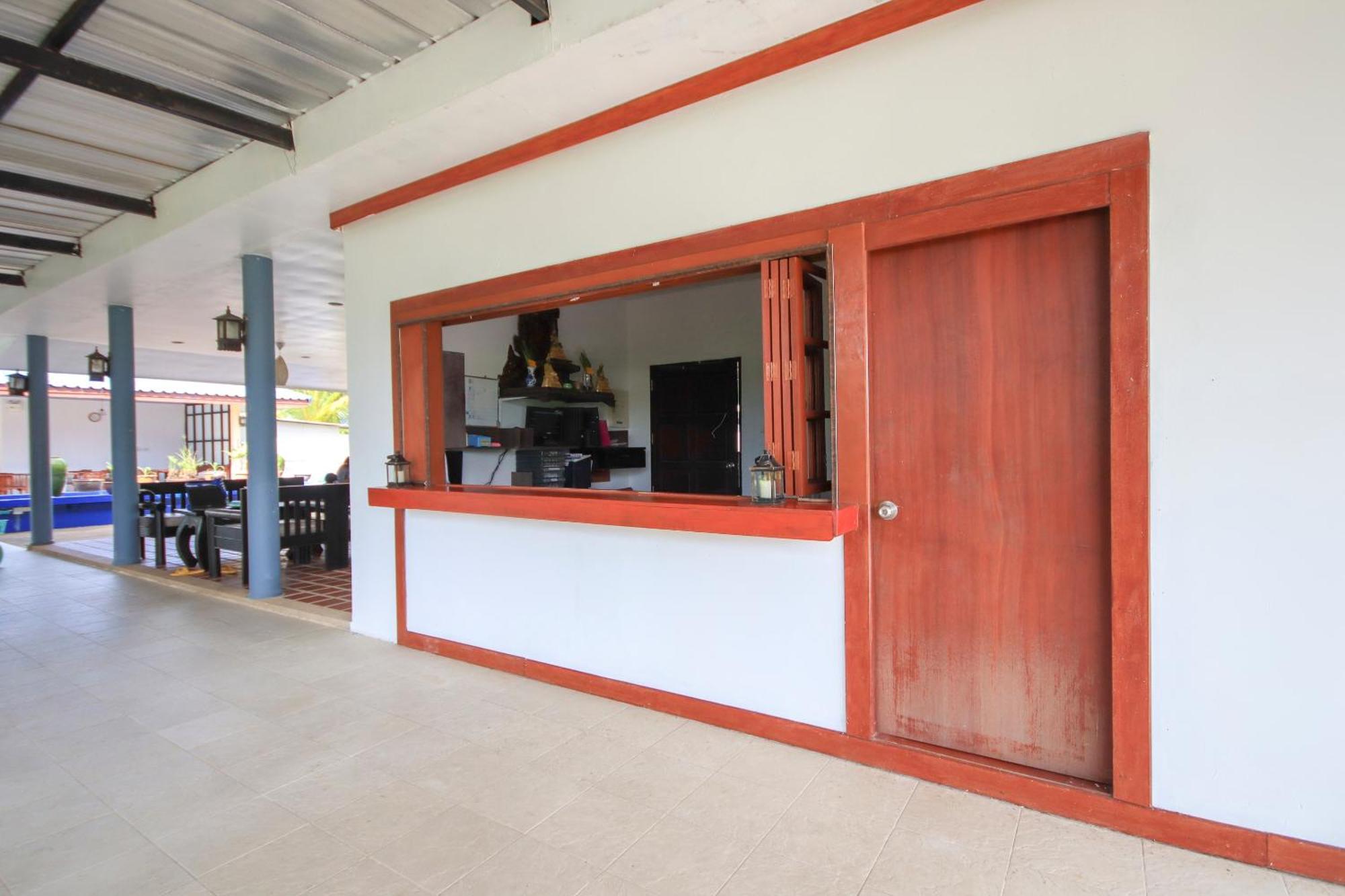 Capital O75345 Praewa Naiyang Phuket Nai Yang Beach