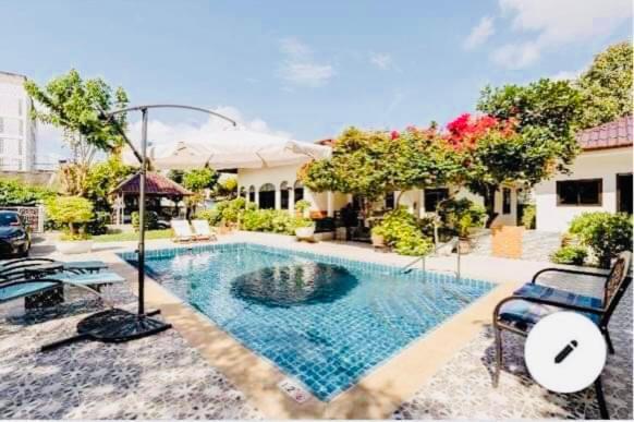 With Private Kitchen And Bathroom Accommodatie bij particulieren Phuket