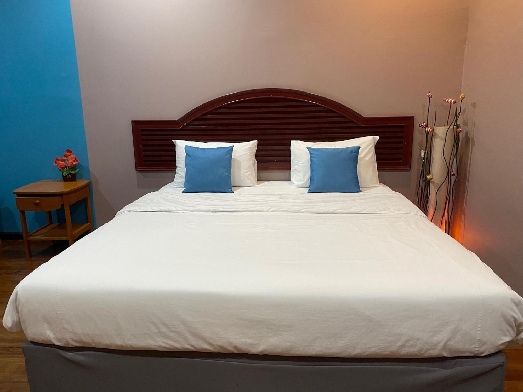 Hotel Nawaporn Place Phuket
