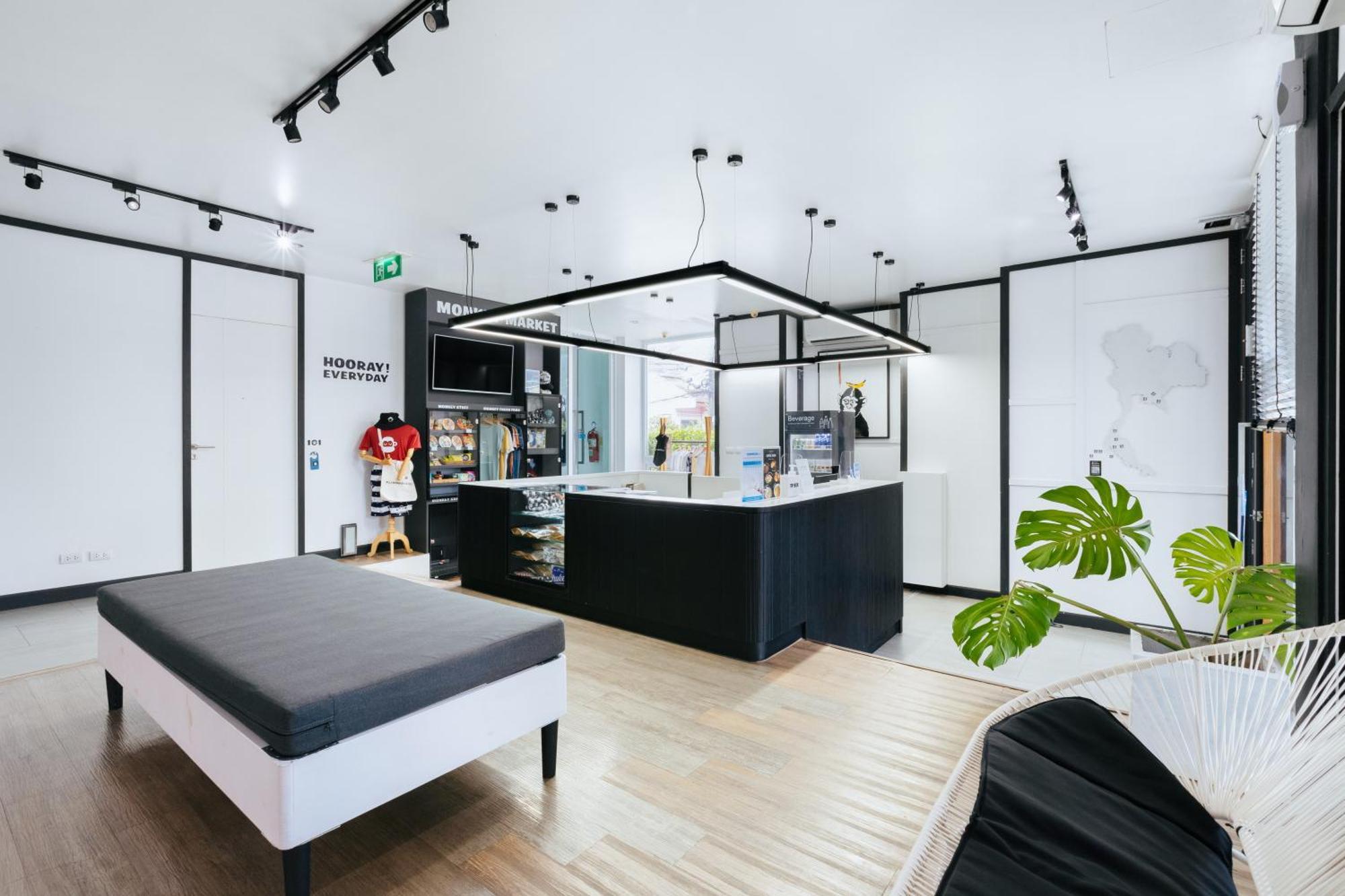 Blu Monkey Hotel