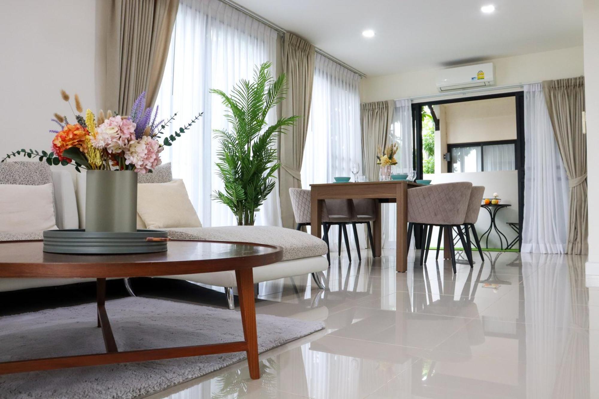 Friendly Townhouse Laguna Park * Thalang