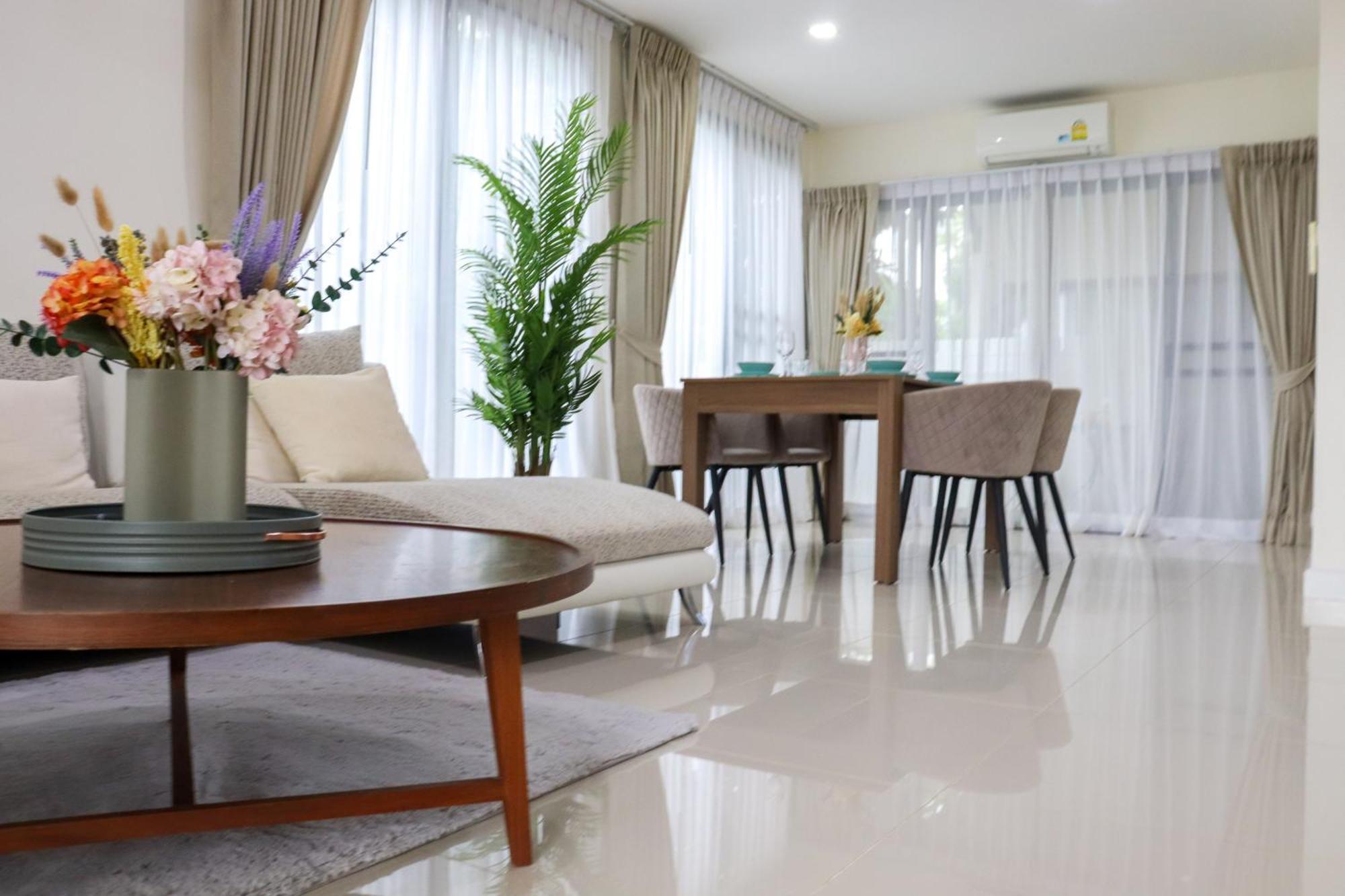 Friendly Townhouse Laguna Park *