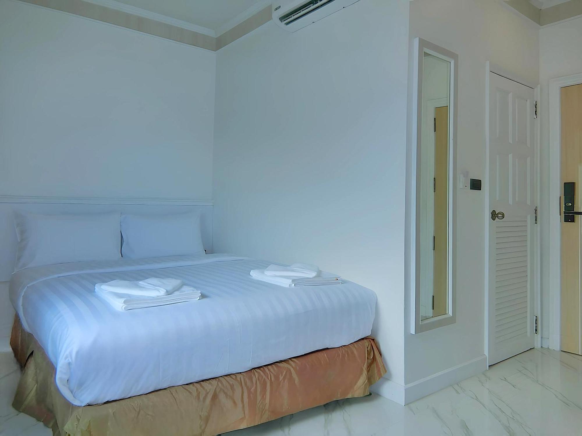 Sira Boutique - Newly Renovated 3* Patong
