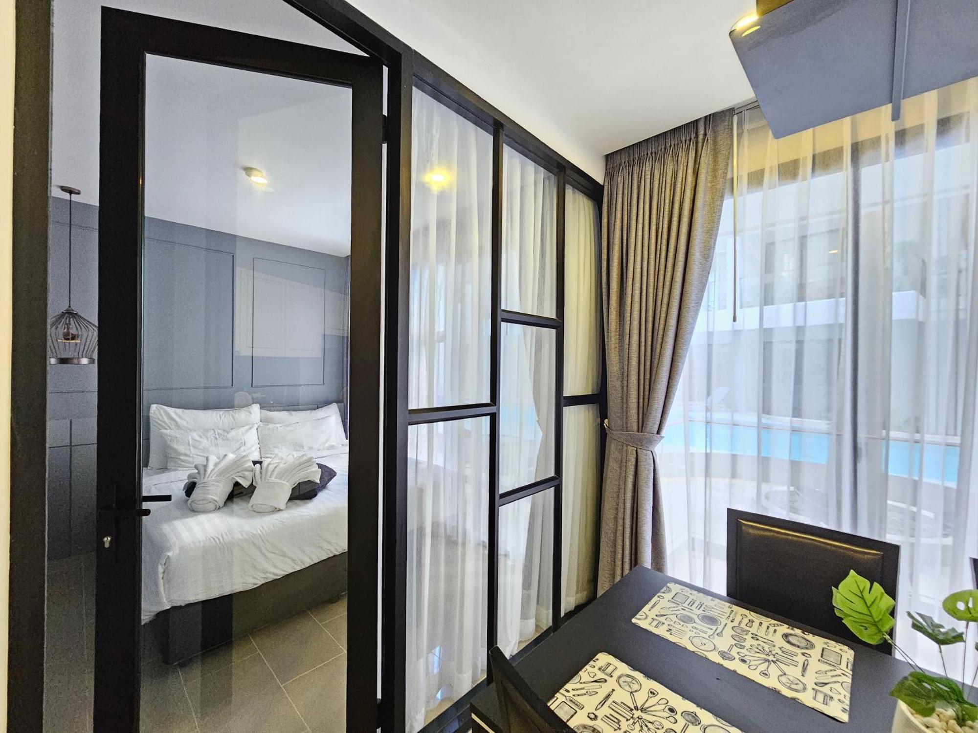 Perfect Night 2 Bed Pool Access *