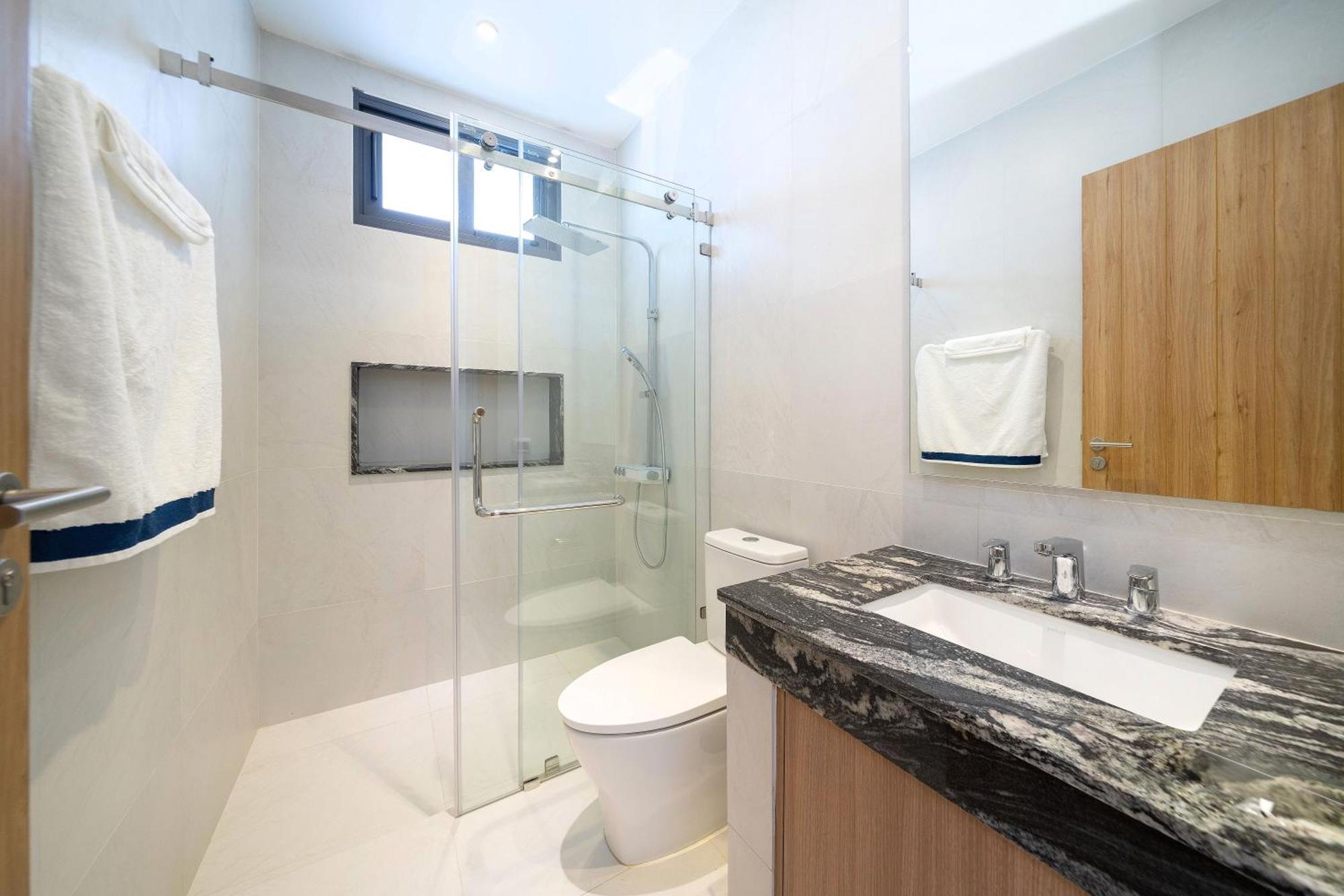 Exclusive & Luxurious 5br Tropical Pool Mouana Grande 96-3 Ban Bang Khu (Phuket)