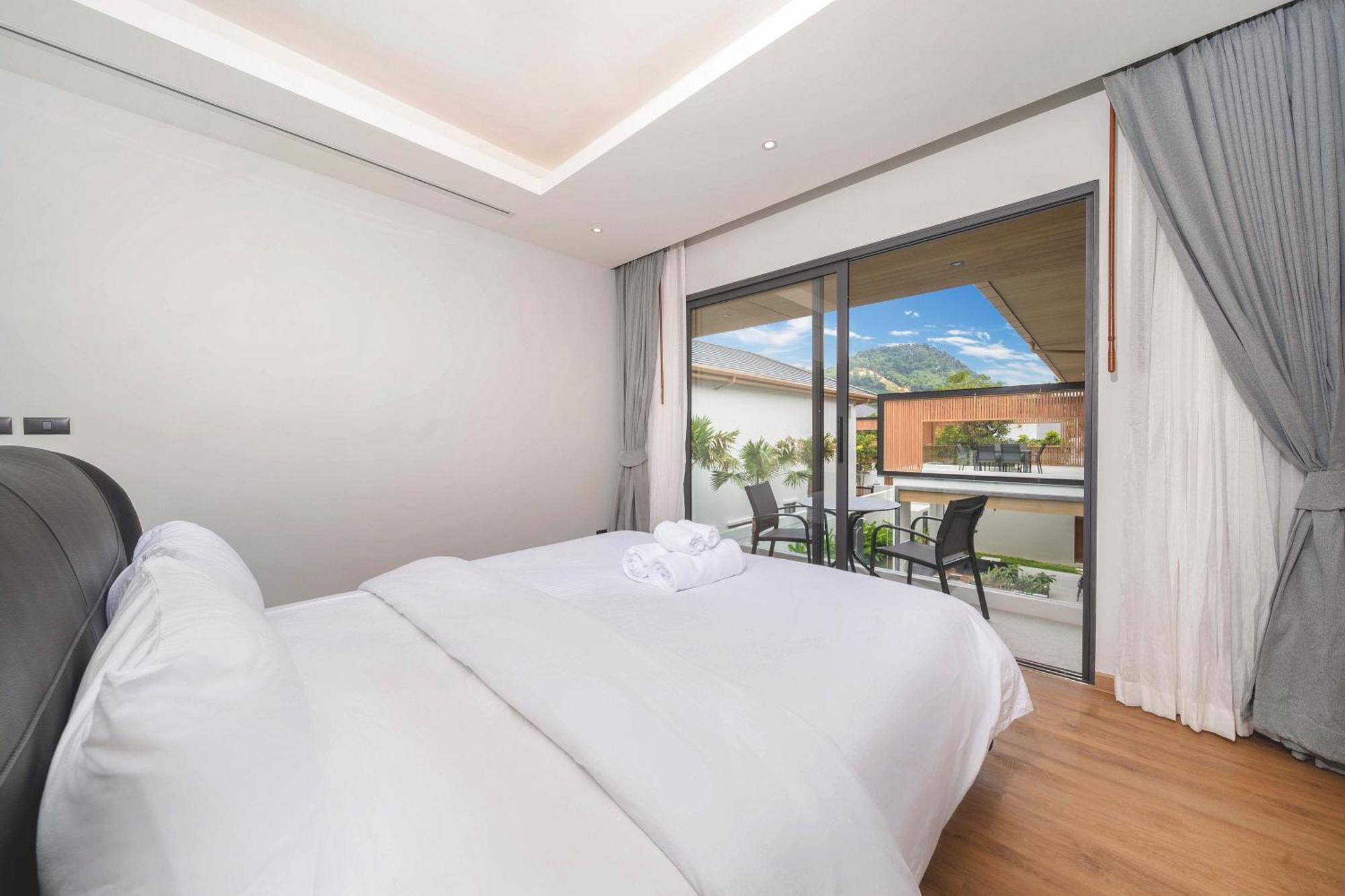 Exclusive & Luxurious 5br Tropical Pool Mouana Grande 96-3