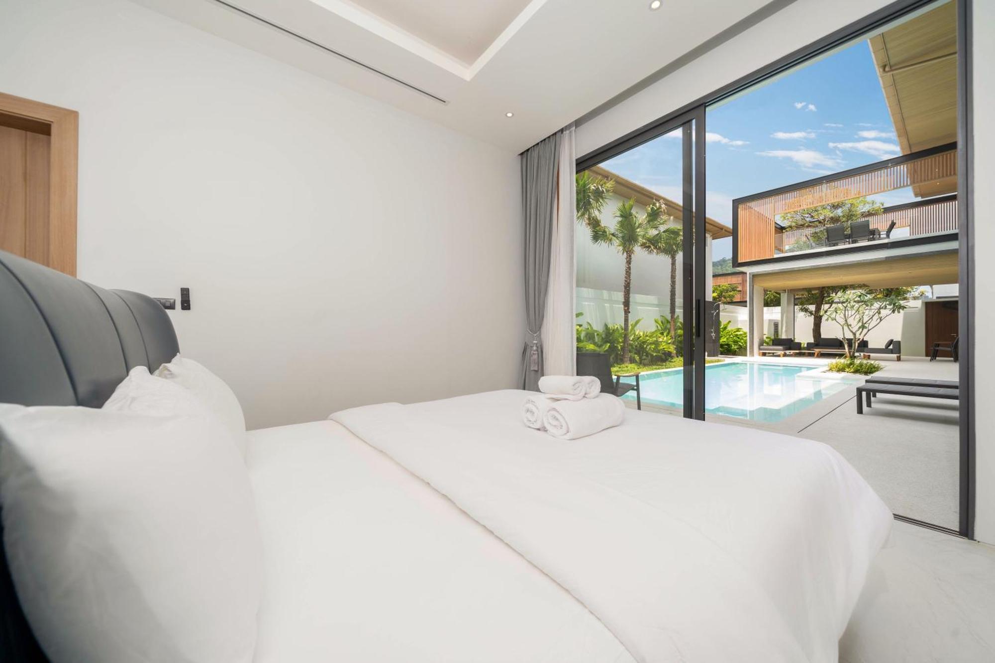 Exclusive & Luxurious 5br Tropical Pool Mouana Grande 96-3 Villa