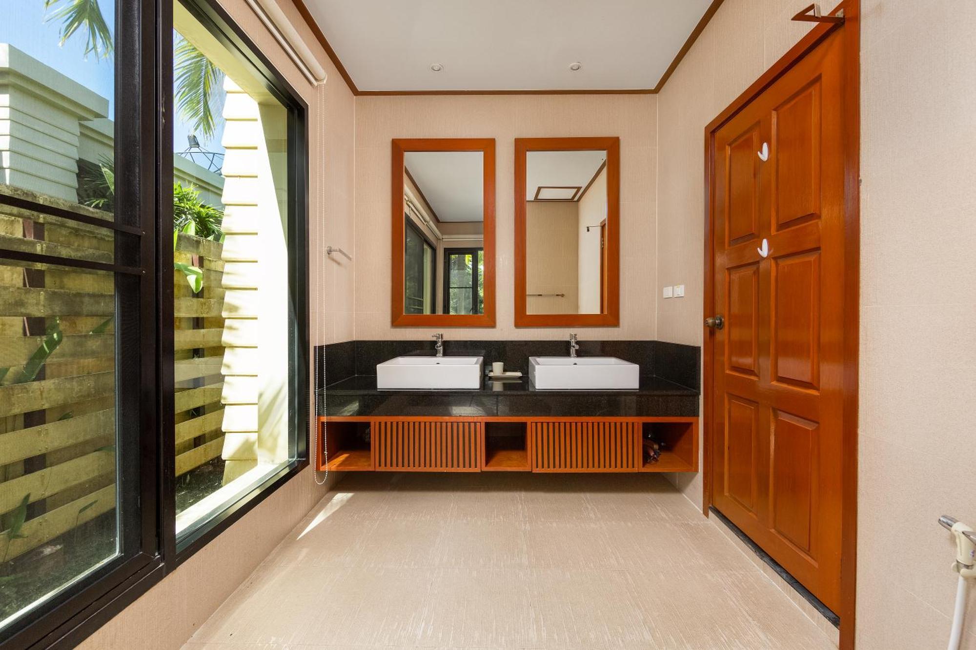 Baan Bua Estate By Tropiclook Villa Nai Harn